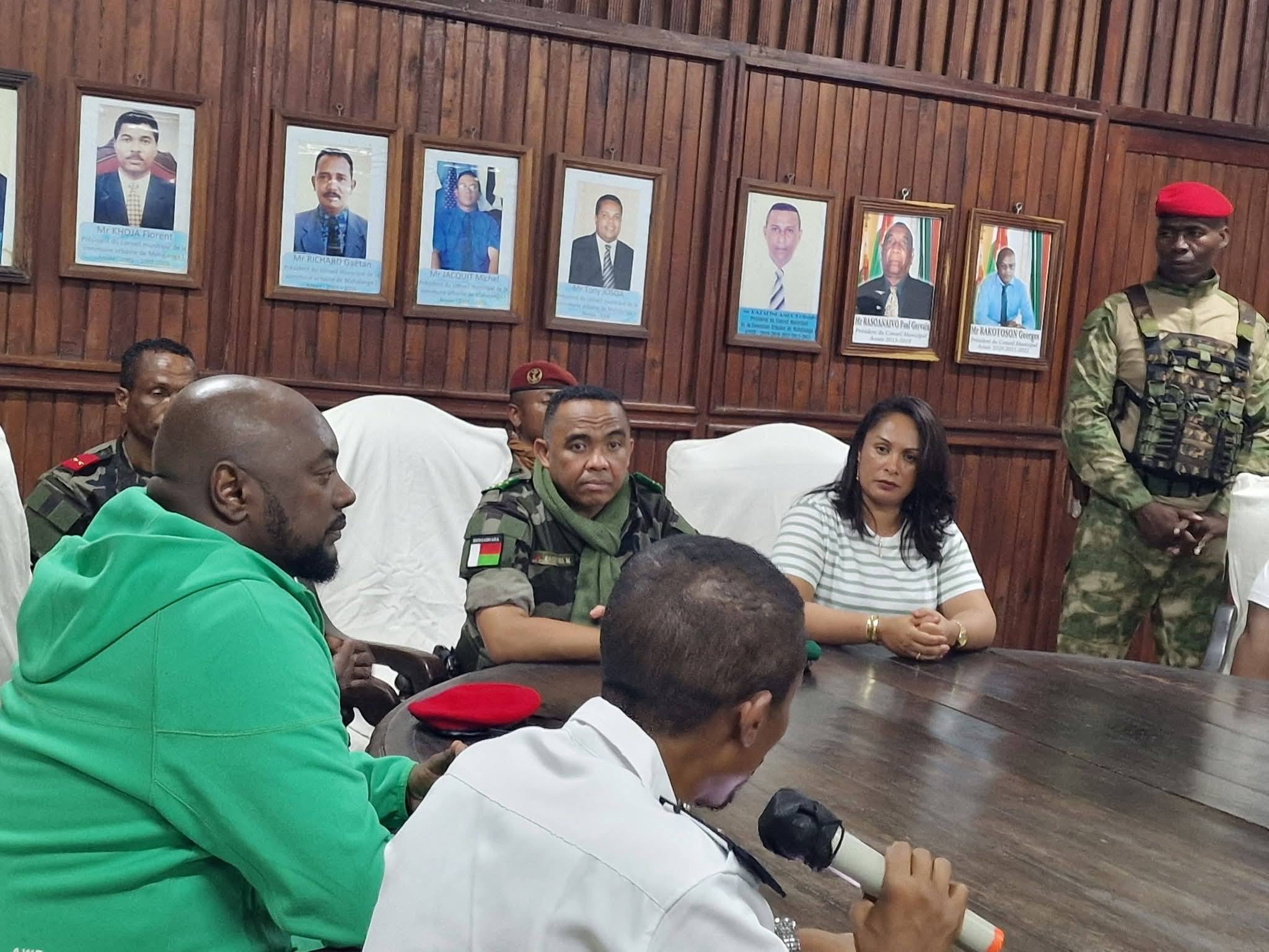 IARA-MISALAHY AMIN' IREO TOMPON' ANDRAIKITRA ISAN' AMBARATONGANY MANAO NY FAMERENANA AMIN' NY LAONINY NY FIAINAM-BAHOAKA SY NY FANARENANA NY TAKAITRA NAVELAN' NY RIVODOZA FYTIA NY FILOHA RANDRIANIRINA MICHAEL