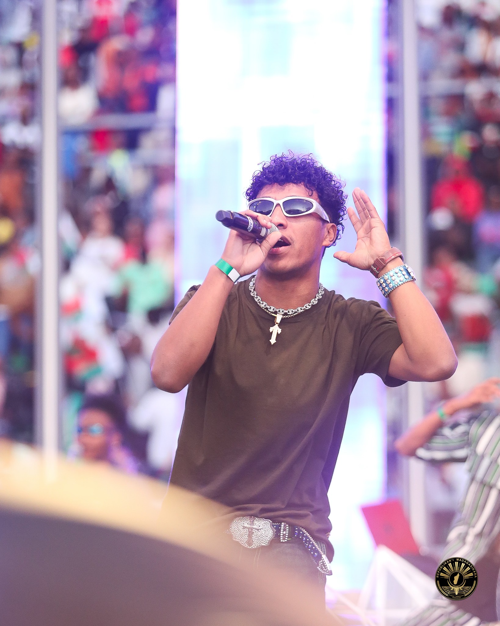 MANAN-DANJA MANOKANA HO AN' NY FIRENENA IZAO FAHA-65 TAONA NIVERENAN' NY FAHALEOVANTENA IZAO