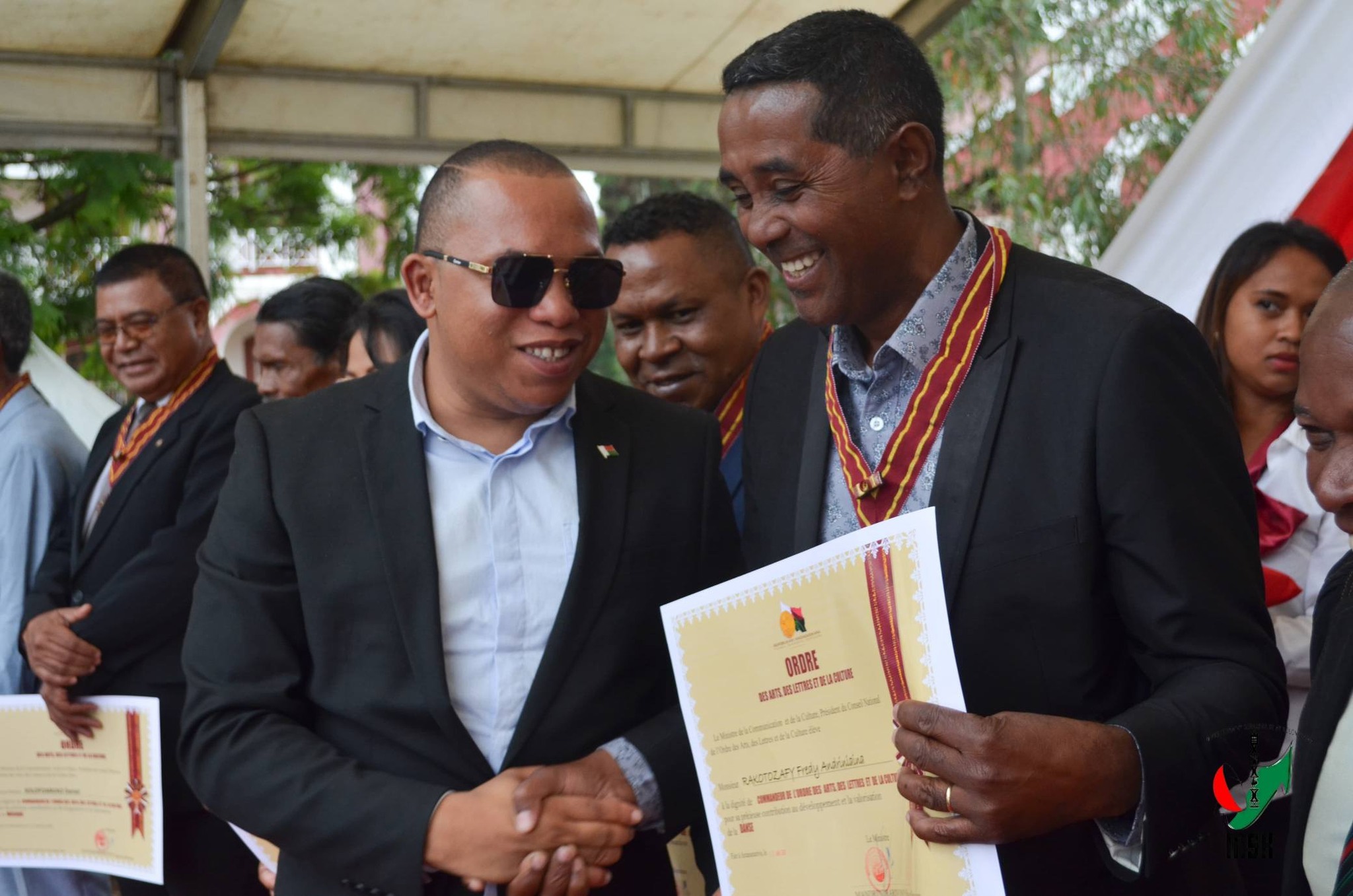 ENDRIKA HITA MASO FANKASITRAHANA NY EZAKA VITAN' NY MPISEHATRA ARA-KOLONTSAINA SADY FAMPIRISIHANA AMIN' NY TSARA KOKOA HATRANY NY MARI-BONINAHITRY NY KANTO