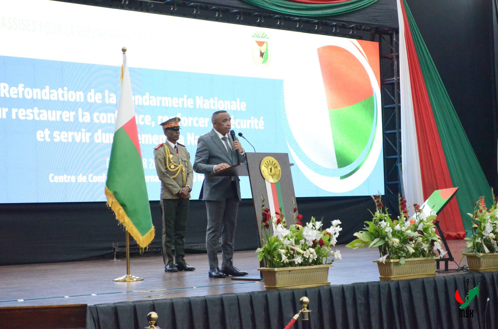 FIKAONANDOHA HO FANAVAOZANA NY ZANDARIMARIAM-PIRENENA