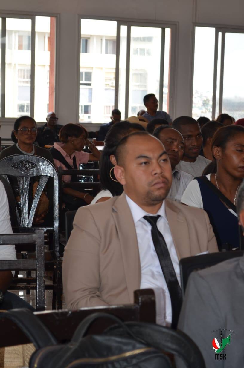 TOMPON' ANDRAIKITRA AMBONY MAROMARO EO ANIVON' NY MINISTERAN' NT SERASERA SY NY KOLONTSAINA NO NANDRAY NY ASANY ANDROANY ALAROBIA 10 DESAMBRA 2025 TAORIAN' NY NAHAVOATENDRY AZY IREO NANDRITRA NY FILAN-KEVITRY NY MINISITRA NY ALATSINAINY 08 DESAMBRA 2025 L