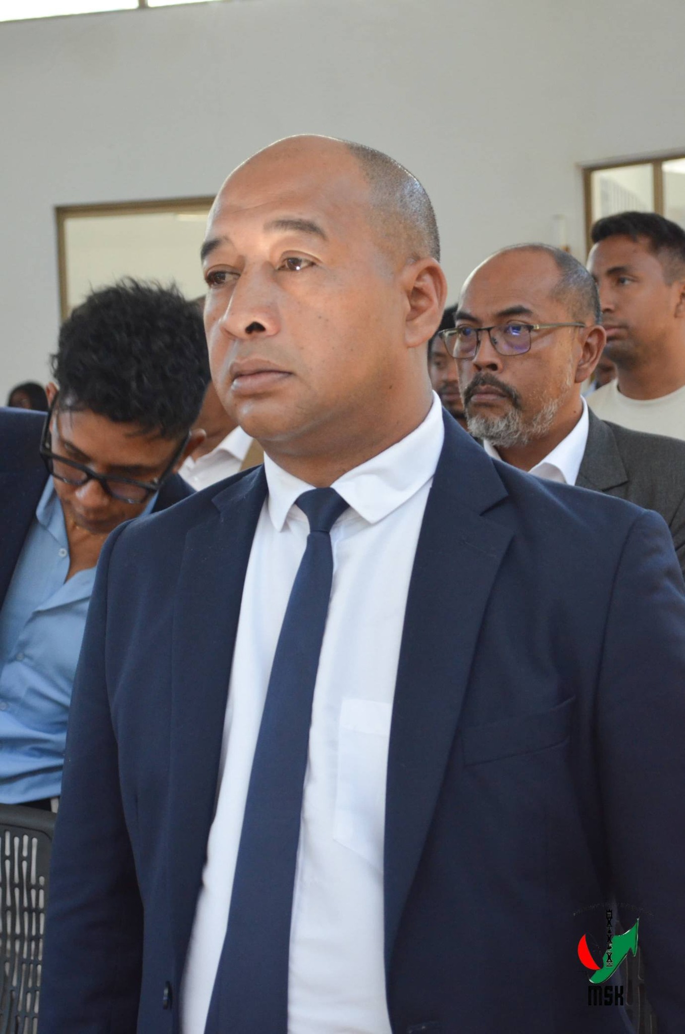 MAMOLAVOLA LALANA MIARO NY MPANAO GAZETY SY NY FAHALALAHANA MANEHO HEVITRA NY MINISTERAN' NY SERASERA SY NY KOLONTSAINA MIARAKA AMIN' NY KOMITY IVONDRONAN' NY MPANAO GAZETY