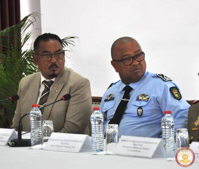 FIHAONANA ARAK’ASA TEO AMIN’NY PRAIMINISITRA SY IREO JENERALY NAHAZO FISONDROTANA TEO AMIN’NY LAHARAM-BONINAHITRA TAONA 2024