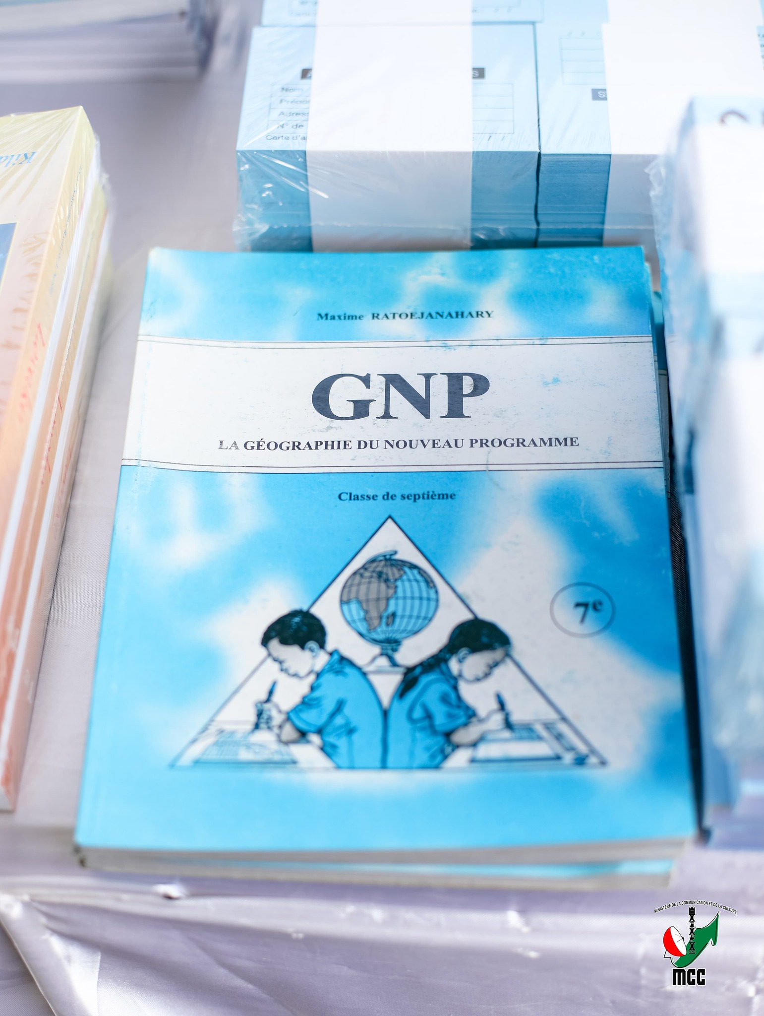 FAMPIROBOROBOANA NY VAKY BOKY HO AN' NY DAHOLO BE