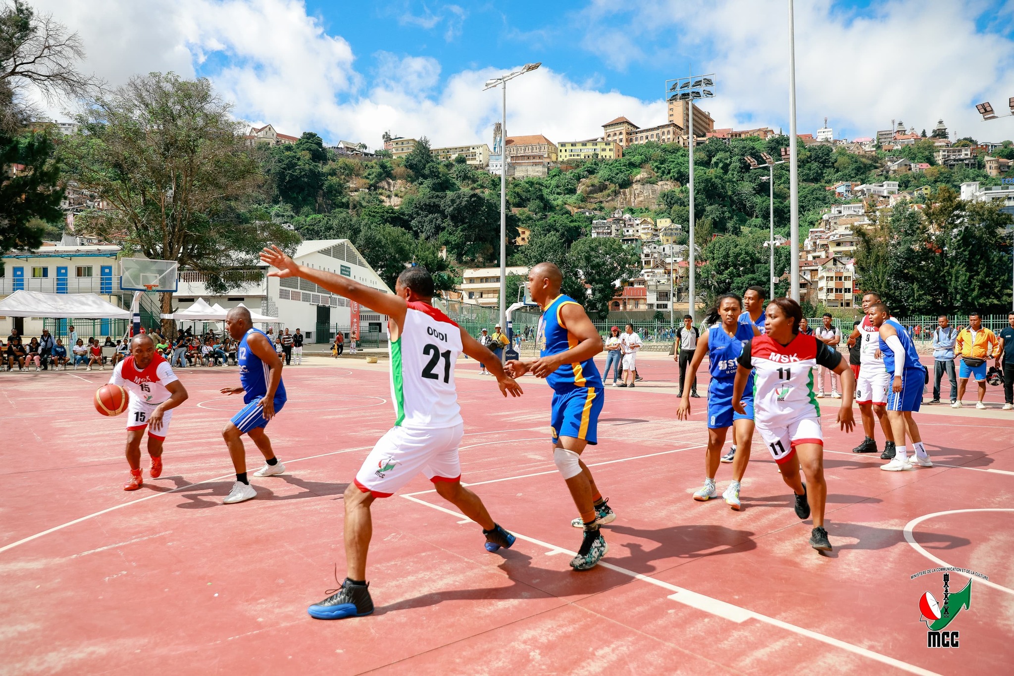 " IRAY ENY AN-KIANJA"