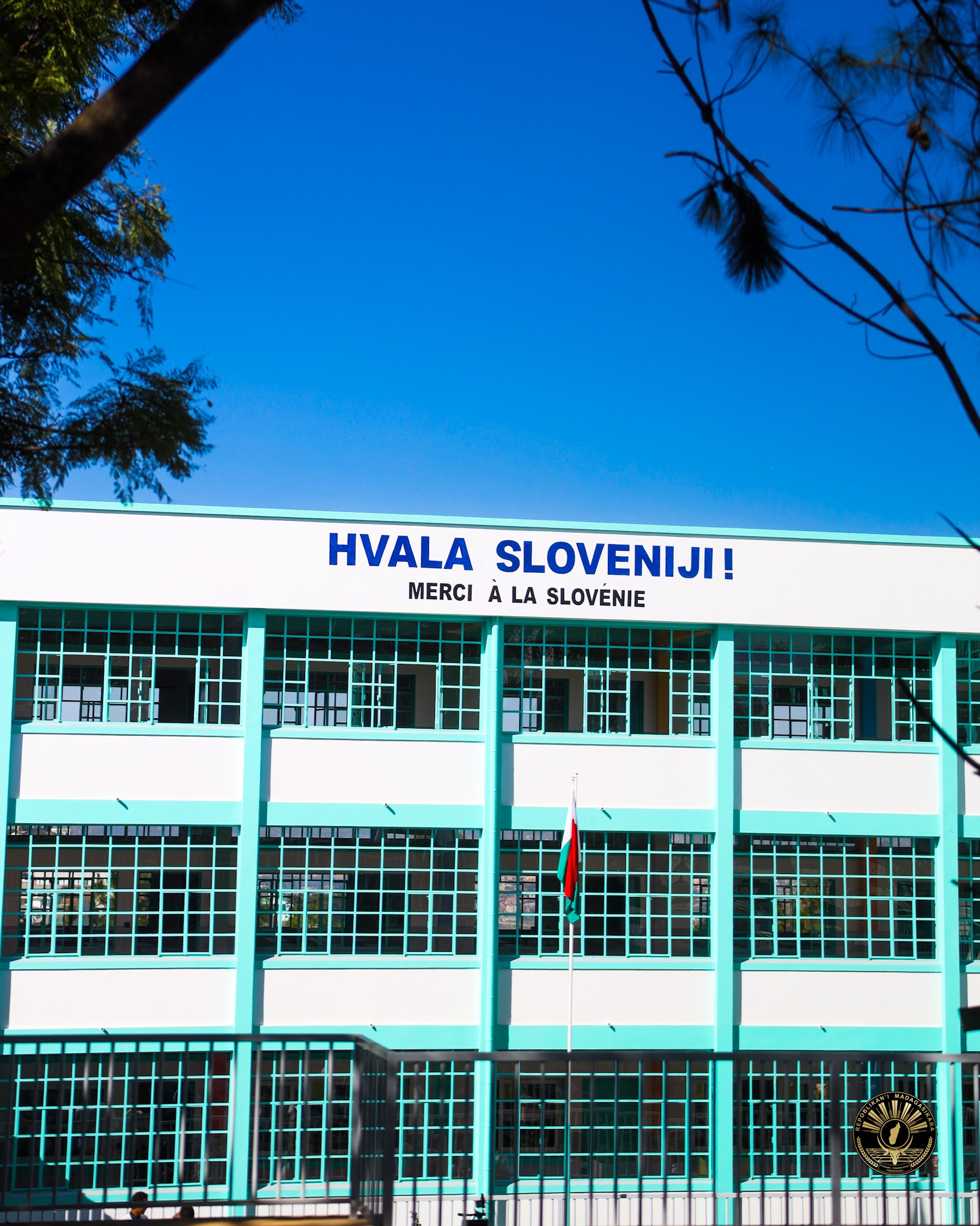 FENO FIHETSEM-PO NY ANDRO FAHAROAN' NY FITSIDIHANA ARA-PANJAKANA ATAON' NY FILOHA NATASA PIRC MUSAR ETO AMINTSIKA