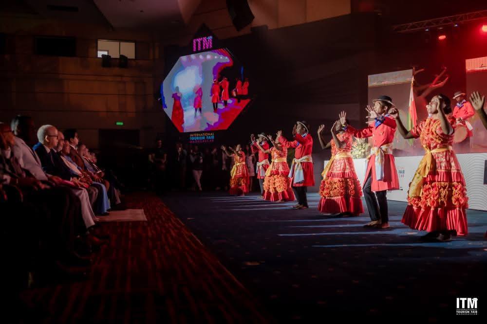 LAHARANA FAHATELO AMIN'NY FAMPIDIRANA VOLA VAHINY ETO MADAGASIKARA NY FIZAHANTANY