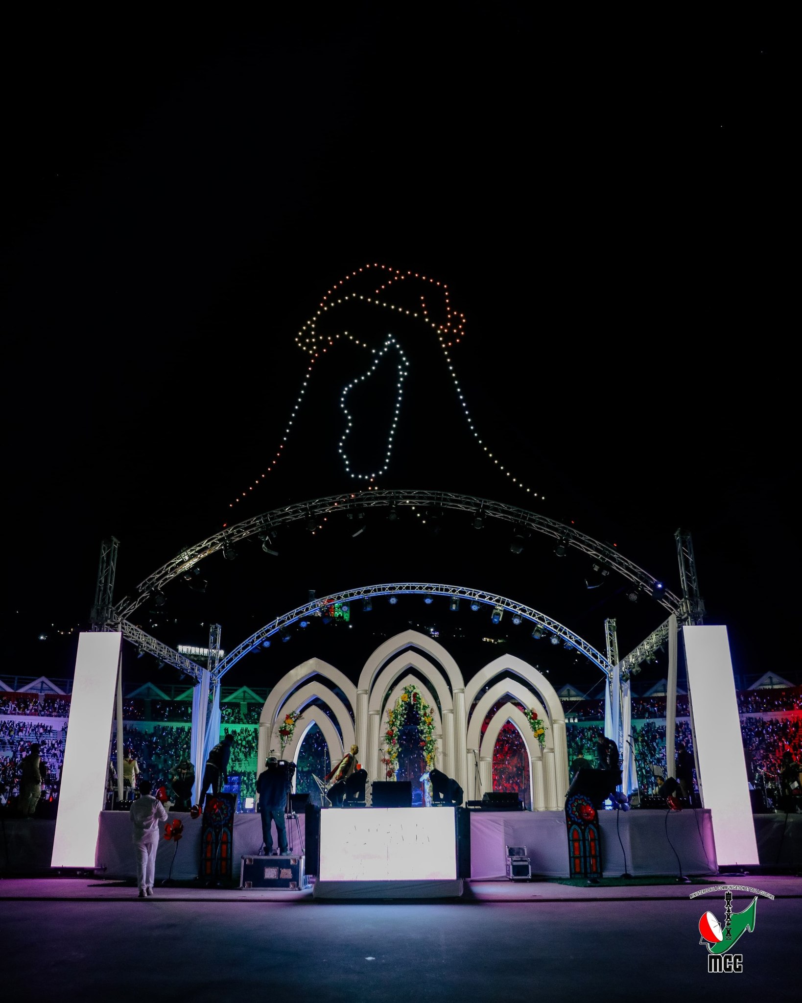 ANTSAM-PIDERANA HO AN' NY FIRENENA