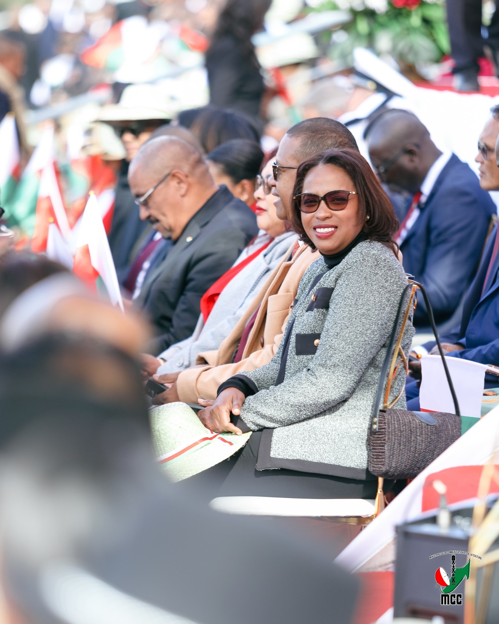 " KOA AOKA NY FILAMATRY NY REPOBLIKAN' I MADAGASIKARA HIREDONA MAFY AO AM-PONAREO TSIRAIRAY AVY "