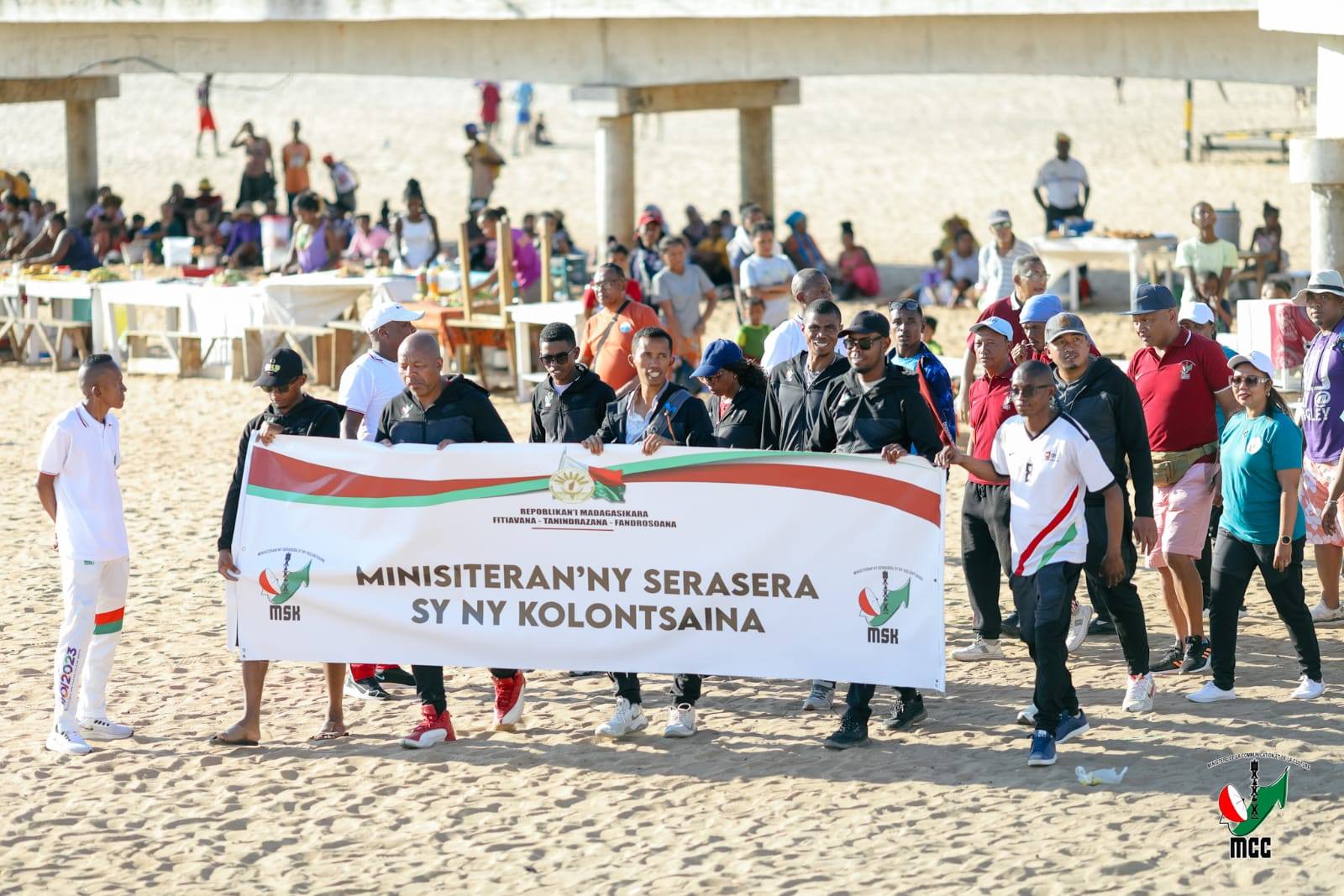 FIFANINANANA NASIONALY ARA-PANATANJAHANTENA HO AN' NY MPIASAM-PANJAKANA