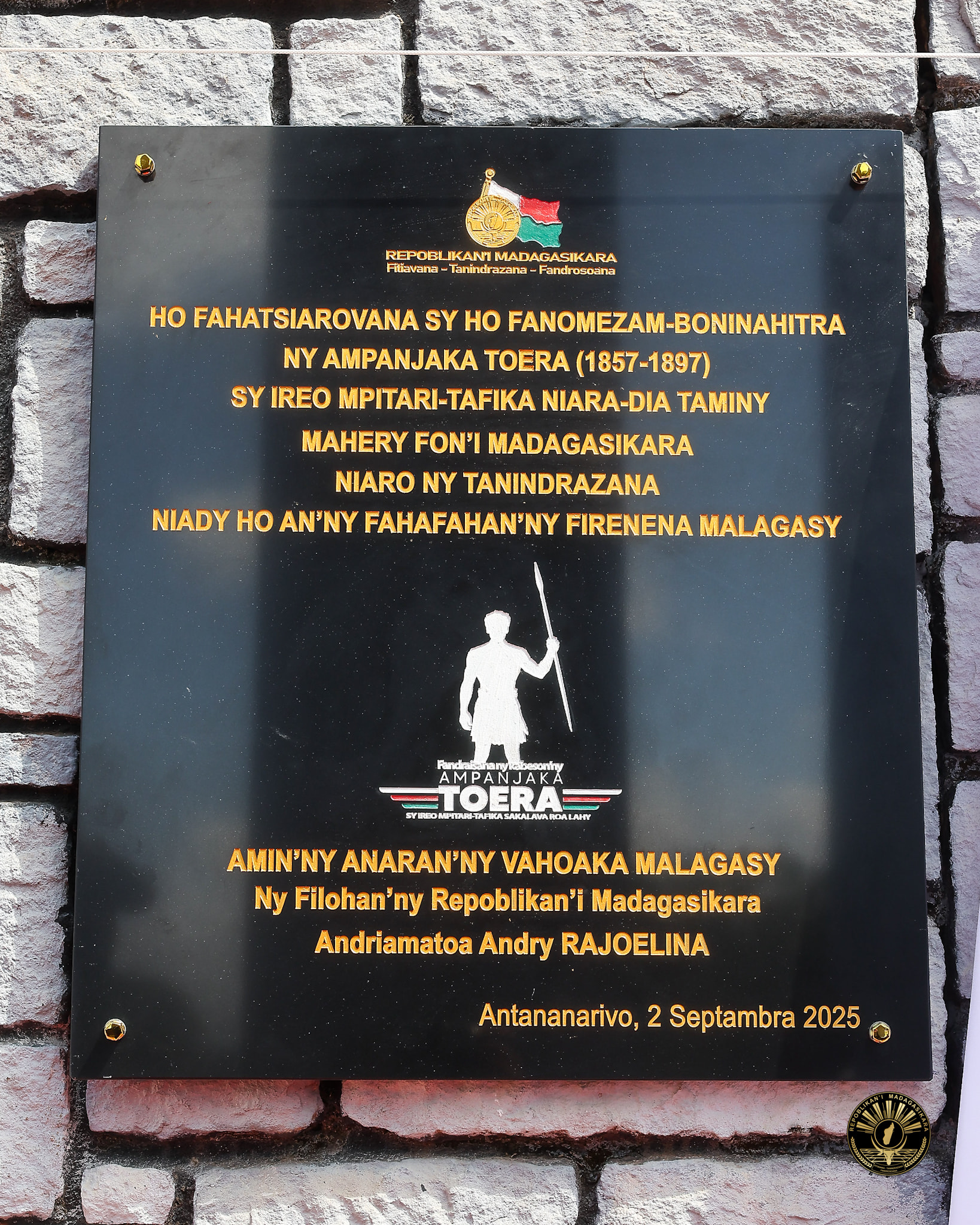 TONTOSA OMALY TENY AMIN' NY FASAN' NY MAHERIFO AVARATR' AMBOHITSAINA NY LANONANA ARA-MIARAMILA HO FANOMEZAM-BONINAHITRA SY FAMERENAN-KASINA NY AMPANJAKA TOERA SY IREO MPITARI-TAFIKA ROA LAHY LAVO HO AN' NY TANINDRAZANA TAMIN' NY 1897