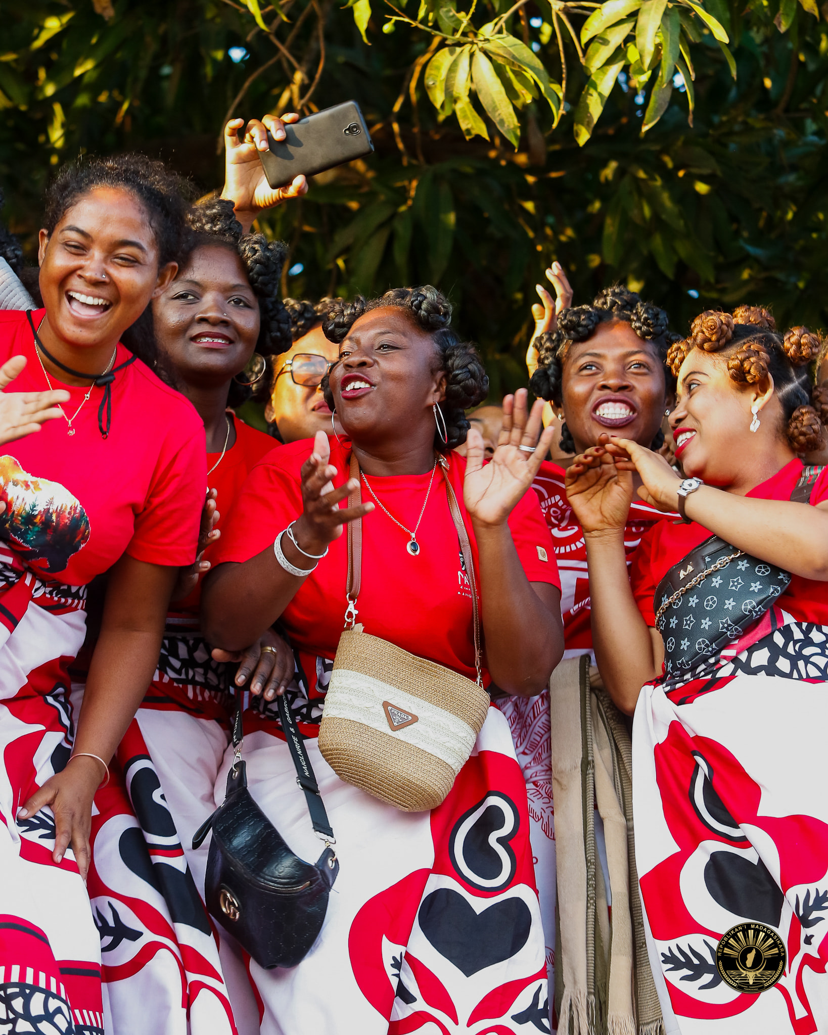 NY FANDRAISAN' NY VAHOAKAN' NY FARITRA MENABE NY KABESON' NY AMPANJAKA TOERA SY IREO MPITARI-TAFIKA ROA LAHY