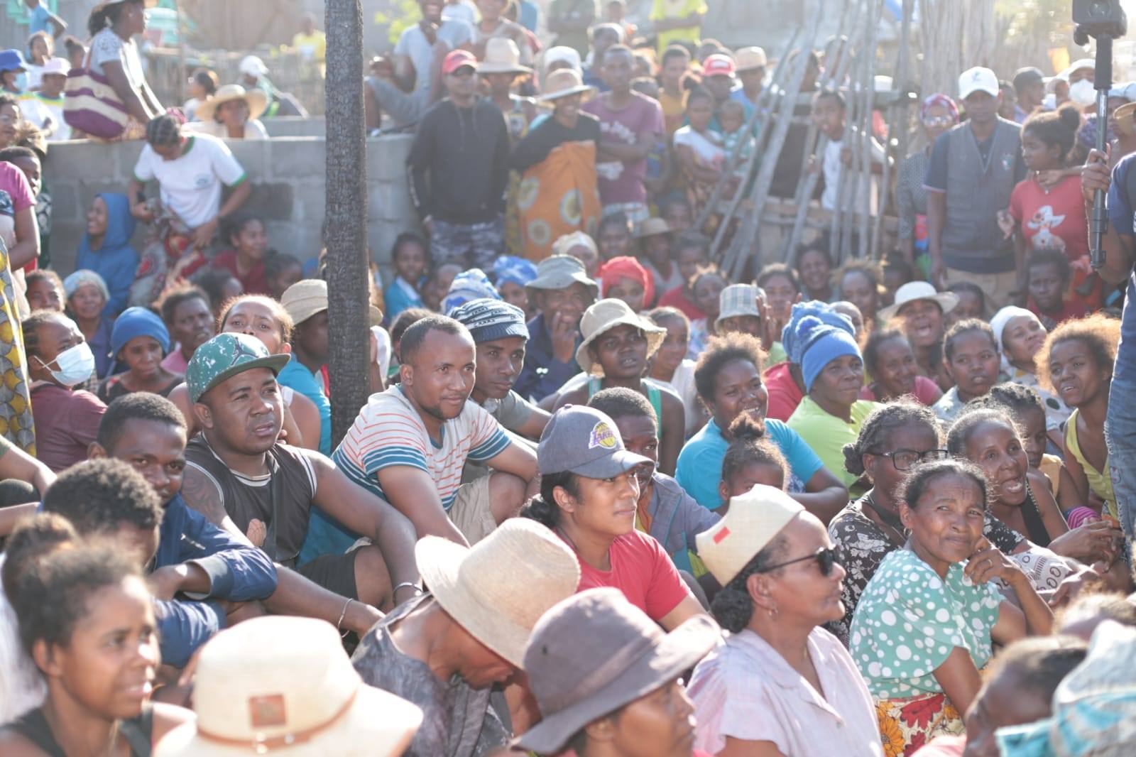 NY FAHATONGAVAN' IREO MPIKAMBANA AVY AMIN' NY GOVERNEMANTA MALAGASY ANY MANANJARY