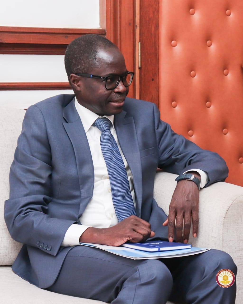 FIARAHA-MIASA EO AMIN' I MADAGASIKARA SY NY BANKY IRAISAMPIRENENA