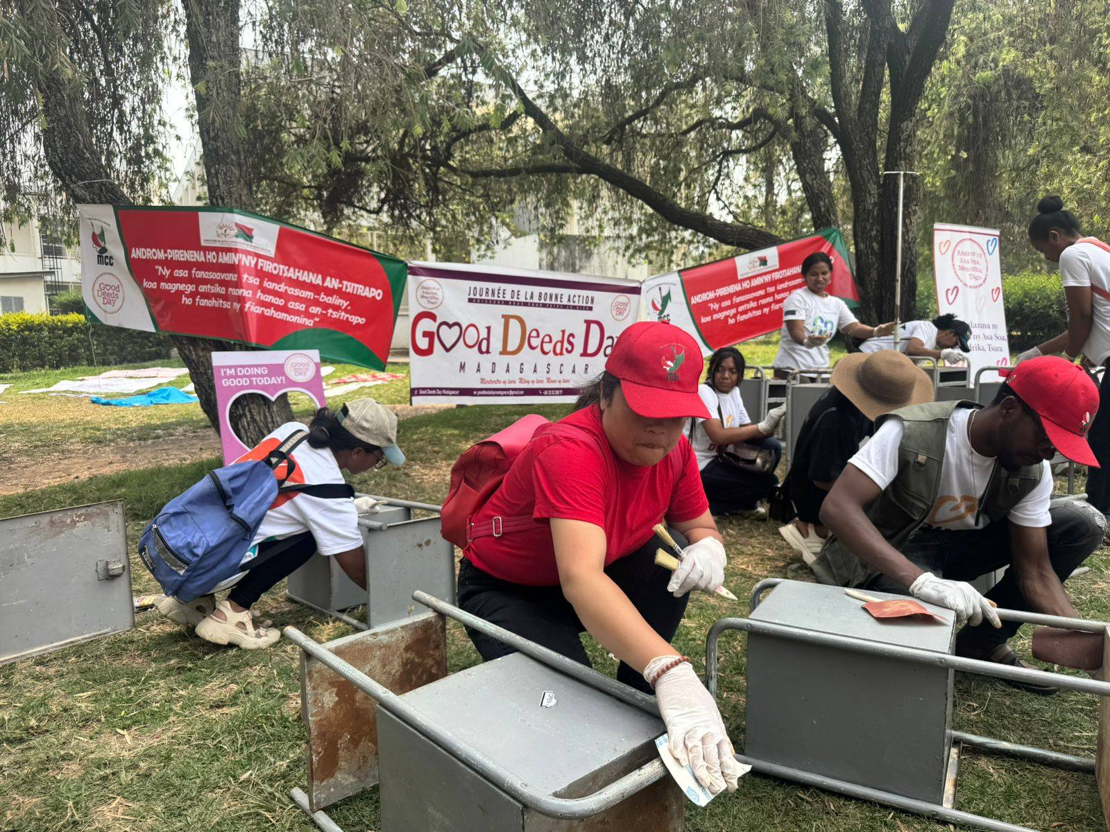 FIARAHA-MIASA SY FIARAHA-MIENTANA HO AMIN' NY FANAVAOZANA