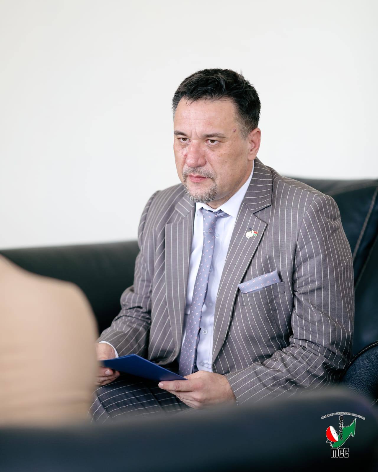 FANDRAISAN'ANDRIAMATOA MINISITRY NY SERASERA SY KOLONTSAINA NY SOLON-TENA MAHARITRY NY VONDRON'NY FIRENENA MITENY FRANTSAY