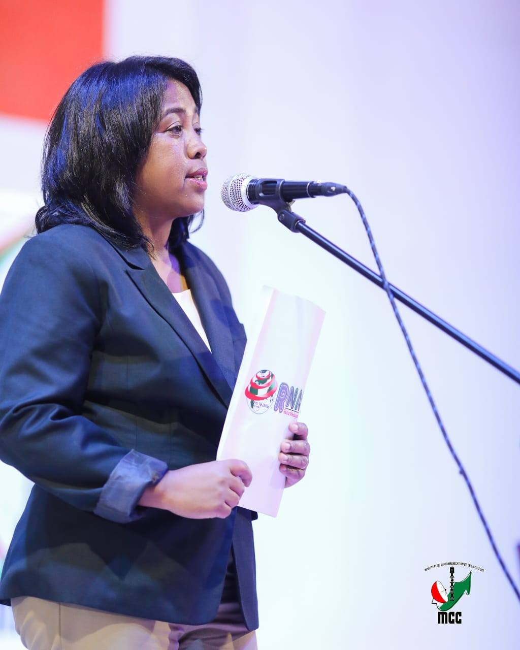 TONTOSA ANDROANY IHANY KOA NY FAMINDRAM-PAHEFANA TEO AMINA TOMPON' ANDRAIKITRA AMBONY MIISA TELO VOATENDRY ETO ANIVON' NY MINISTERAN' NY SERASERA SY NY KOLONTSAINA ARAKA NY FILAN-KEVITRY NY MINISITRA NY ALAROBIA 19 NOVAMBRA 2025