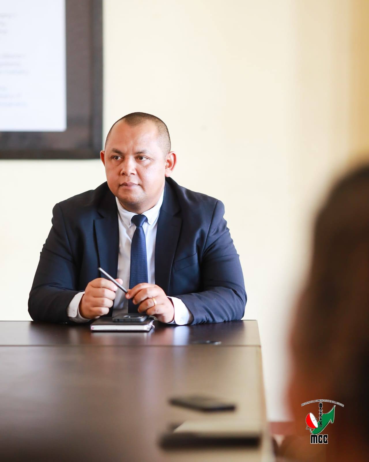 NOTANTERAHINA ANDROANY ZOMA 28 NOVAMBRA 2025 NY FIHAONANA NARAHINA FIVORIANA ARAK'ASA TEO AMIN'NY MINISITRA GASCAR FENOSOA SY IREO TALEM-PARITRY NY SERASERA SY NY KOLONTSAINA