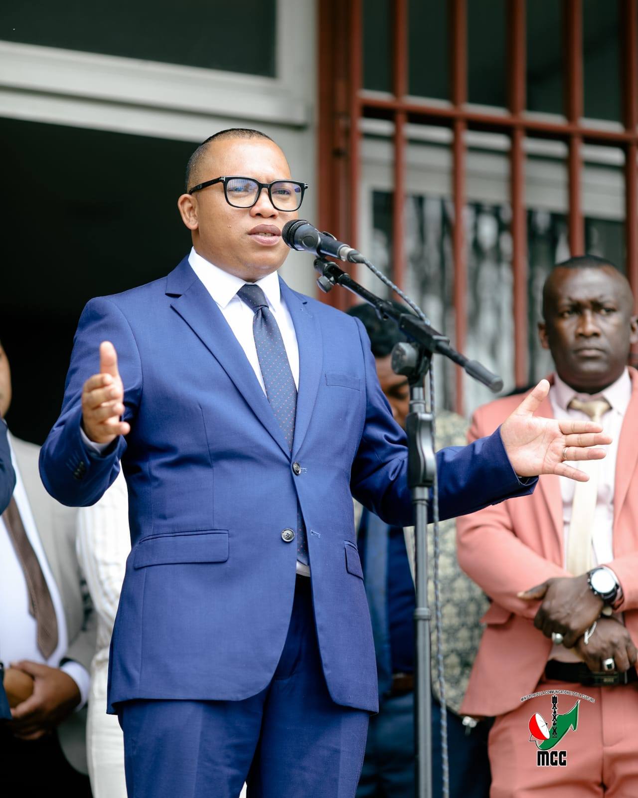 OMENTSIKA FAHAFAHAM-PO HATRANY NY VAHOAKA MPISITRAKA NY ASATSIKA - HAJAINTSIKA NY ASAM-PANJAKANA