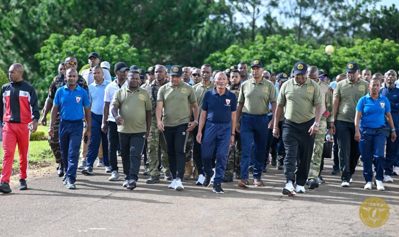 NY MANAMBONINAHITRA IZAO NO ANTENAIN' NY VAHOAKA