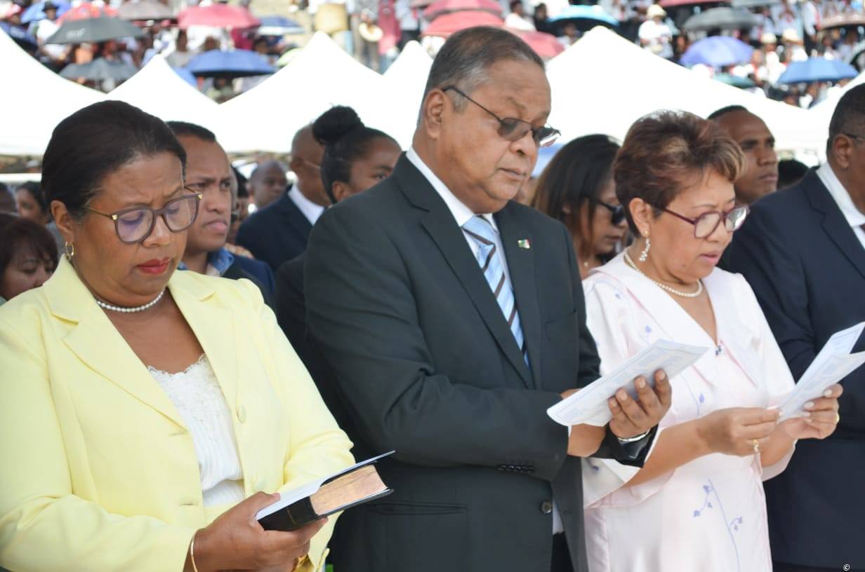 NAMPITA MIVANTANA NY FANOMPOAM-PIVAVAHANA TENY ANTSONJOMBE NY TELEVIZIONA FAHAZAVANA AN' NY FIANGONANA FJKM