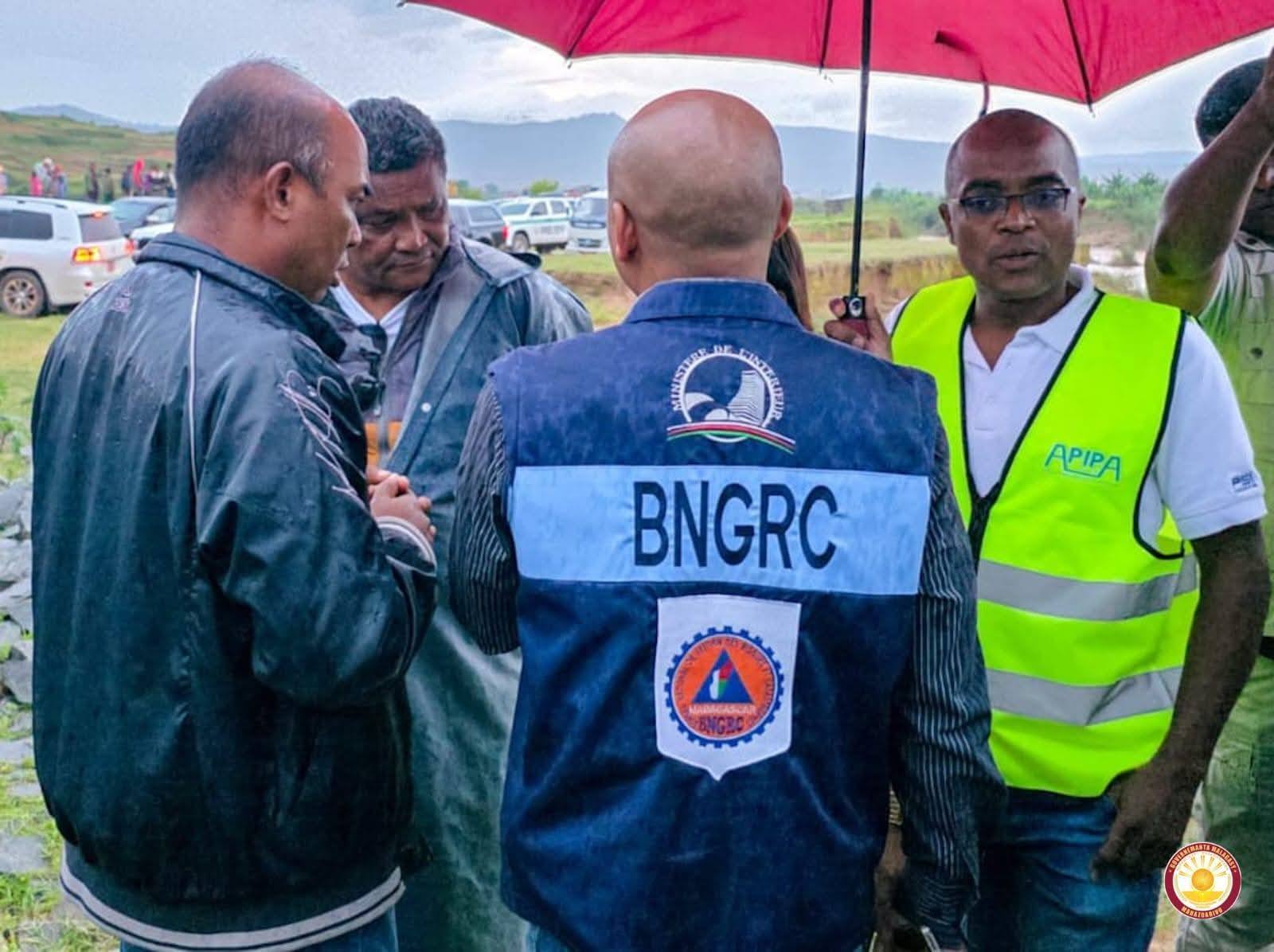 MANAMBANA NY HO VAKY NY TOHADRANON' I TOLONGOINA : NIDINA TETY AN-TOERANA AVY HATRANY NY PRAIMINISITRA