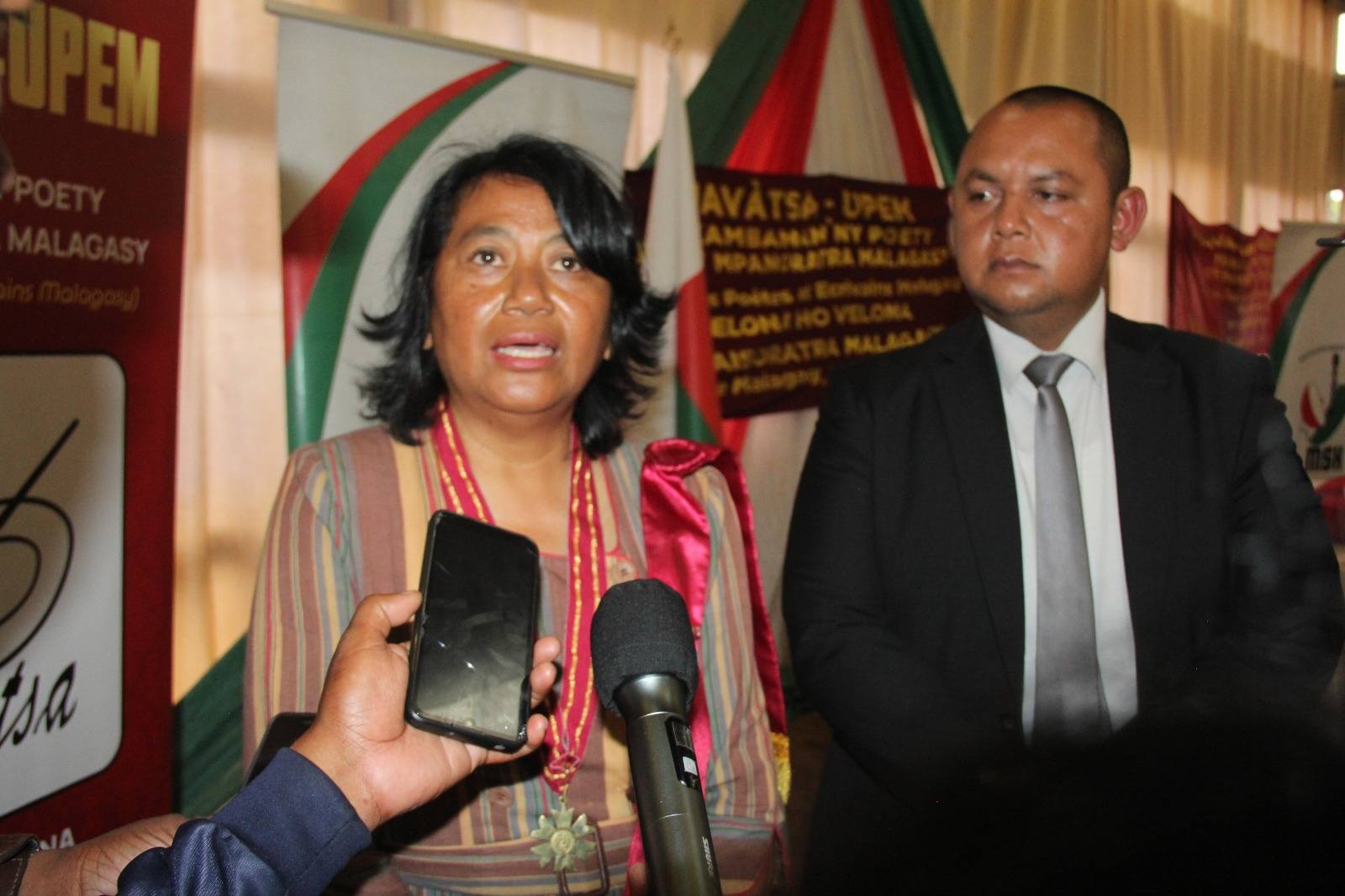 FIKAMBANAN' NY POETY SY MPANORATRA MALAGASY HAVATSA-UPEM, NOTOLORANA MARI-BONINAHITRY NY KANTO IREO MPANORATRA