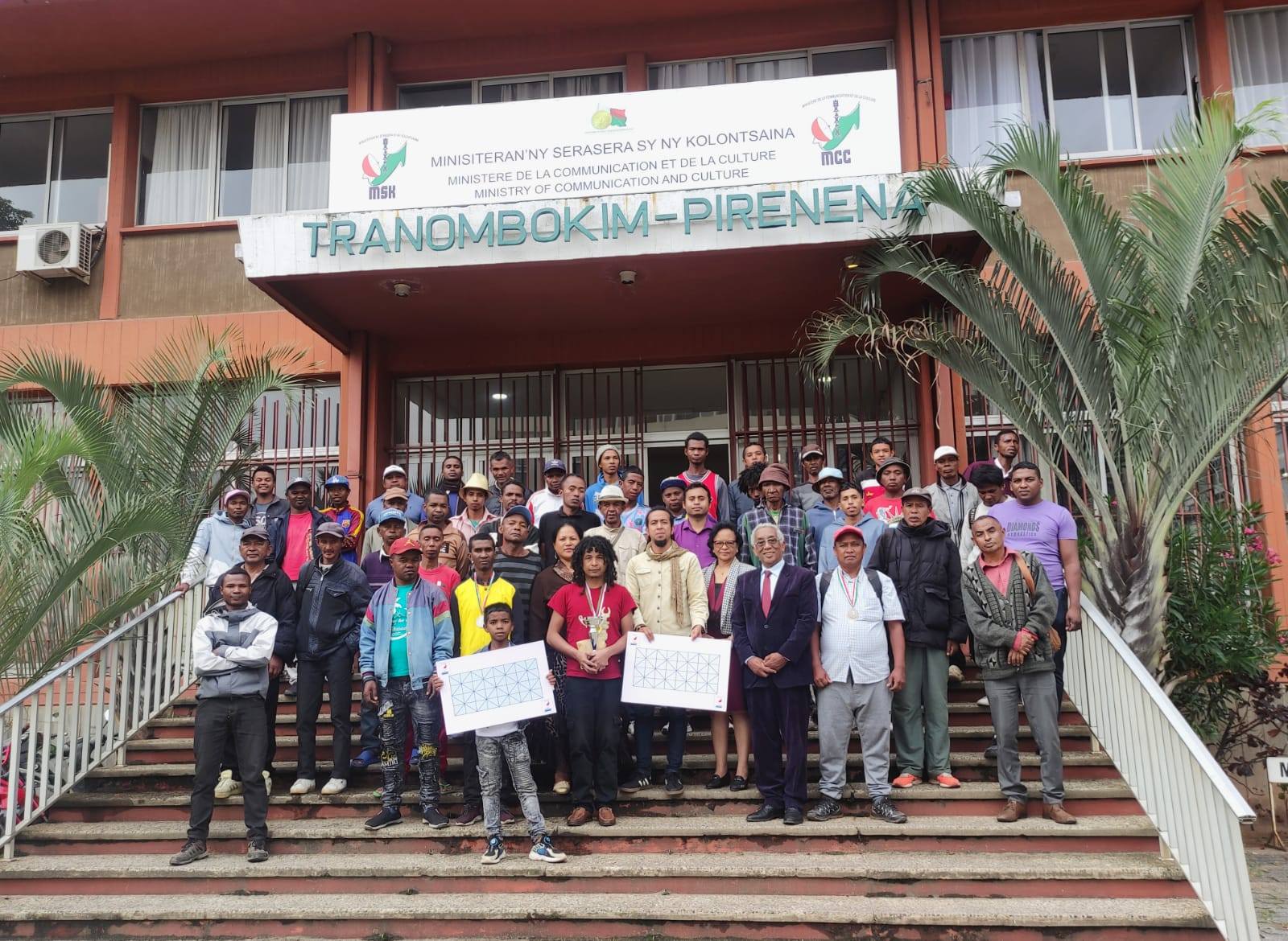 ALA VELA FAMERENAN-KASINA - FANORONA