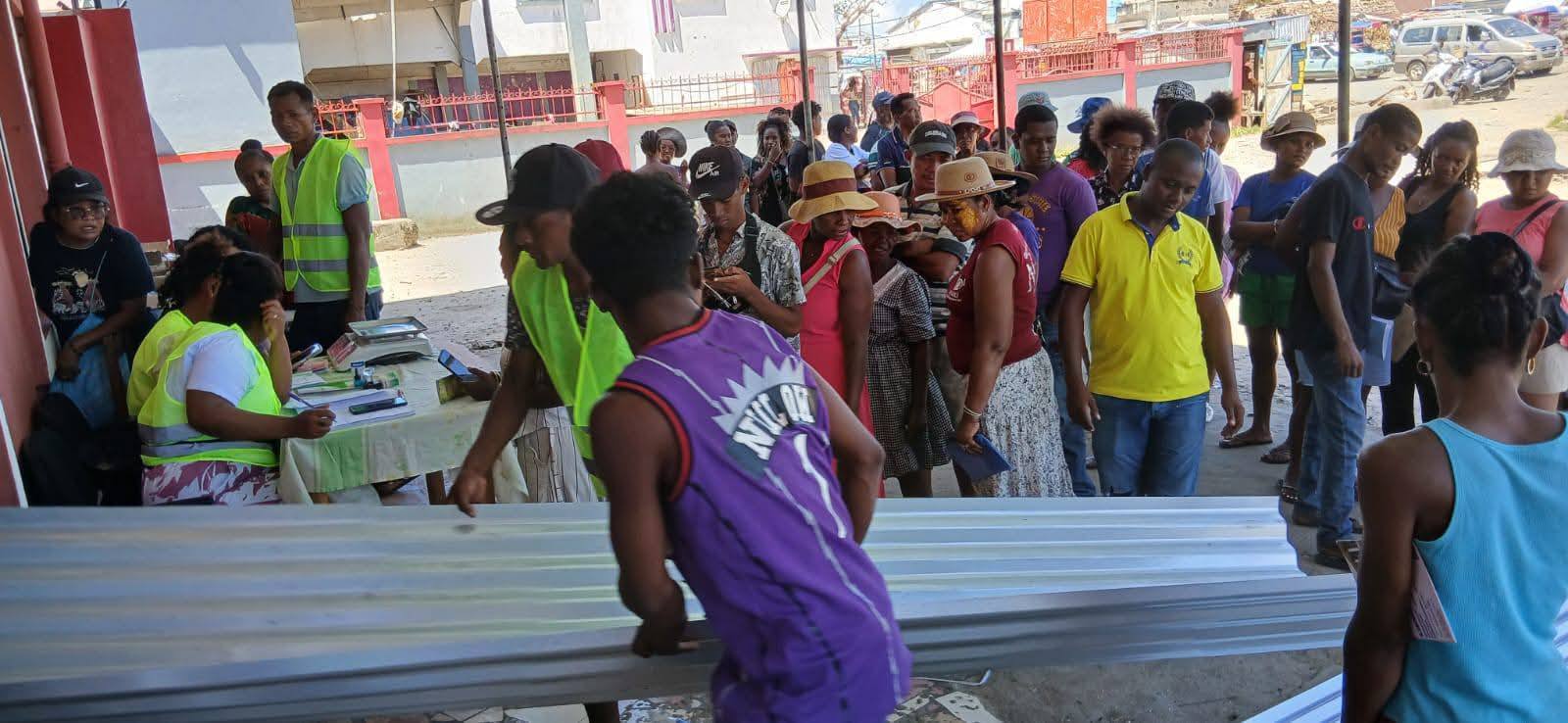 NANOMBOKA NY FIVAROTANA TAFO SY FANITSO AMIN' NY VIDINY MIRARY HO AN' NY MPONIN' I TOAMASINA MBA HANARENANA HAINGANA NY TAKAITRA NAVELAN'NY RIVODOZA GEZANI