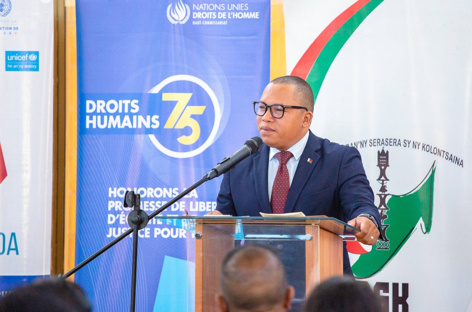 ATRIKASA FANOMBOHAN' NY TETIKASA MOMBA NY FAHALALAHANA MANEHO HEVITRA, IREO FITAOVAN-TSERASERA VAOVAO, FAMPIROBOROBOANA NY ORINASAN-TSERASERA MALALAKA, MAHALEOTENA SY MAROLOKO