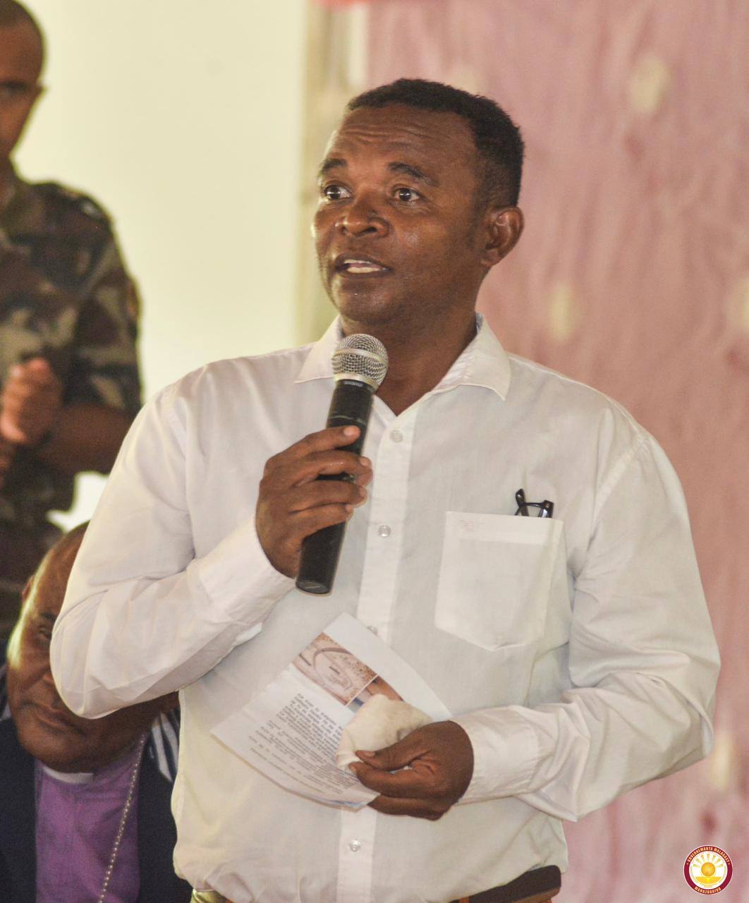 BASE TOLIARA VONONA HIFANOME TANANA NY RAY AMAN-DRENY SY NY MPANAO POLITIKA ATY AN-TOERANA HO AN' IO TETIKASA IO