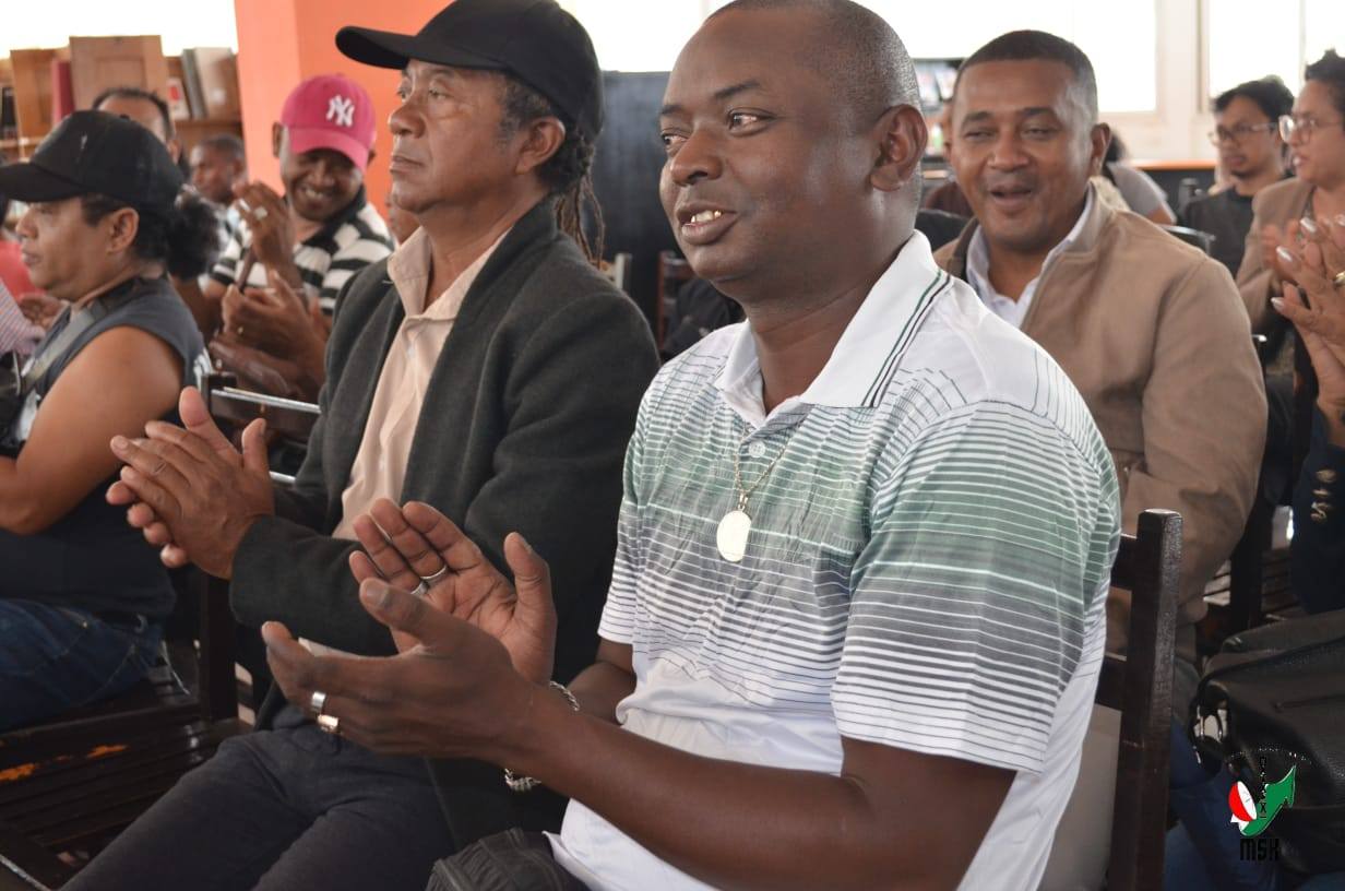 TOMPON' ANDRAIKITRA AMBONY MAROMARO EO ANIVON' NY MINISTERAN' NT SERASERA SY NY KOLONTSAINA NO NANDRAY NY ASANY ANDROANY ALAROBIA 10 DESAMBRA 2025 TAORIAN' NY NAHAVOATENDRY AZY IREO NANDRITRA NY FILAN-KEVITRY NY MINISITRA NY ALATSINAINY 08 DESAMBRA 2025 L