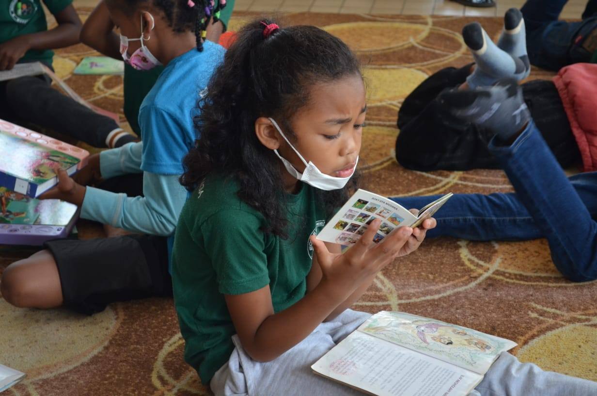 NAMPAHAFANTARIN' NY MINISTERAN' NY SERASERA SY NY KOLONTSAINA AN' IREO MPIANATRA NY ASA SY ANDRAIKITRY NY TRANOMBOKIM-PIRENENA