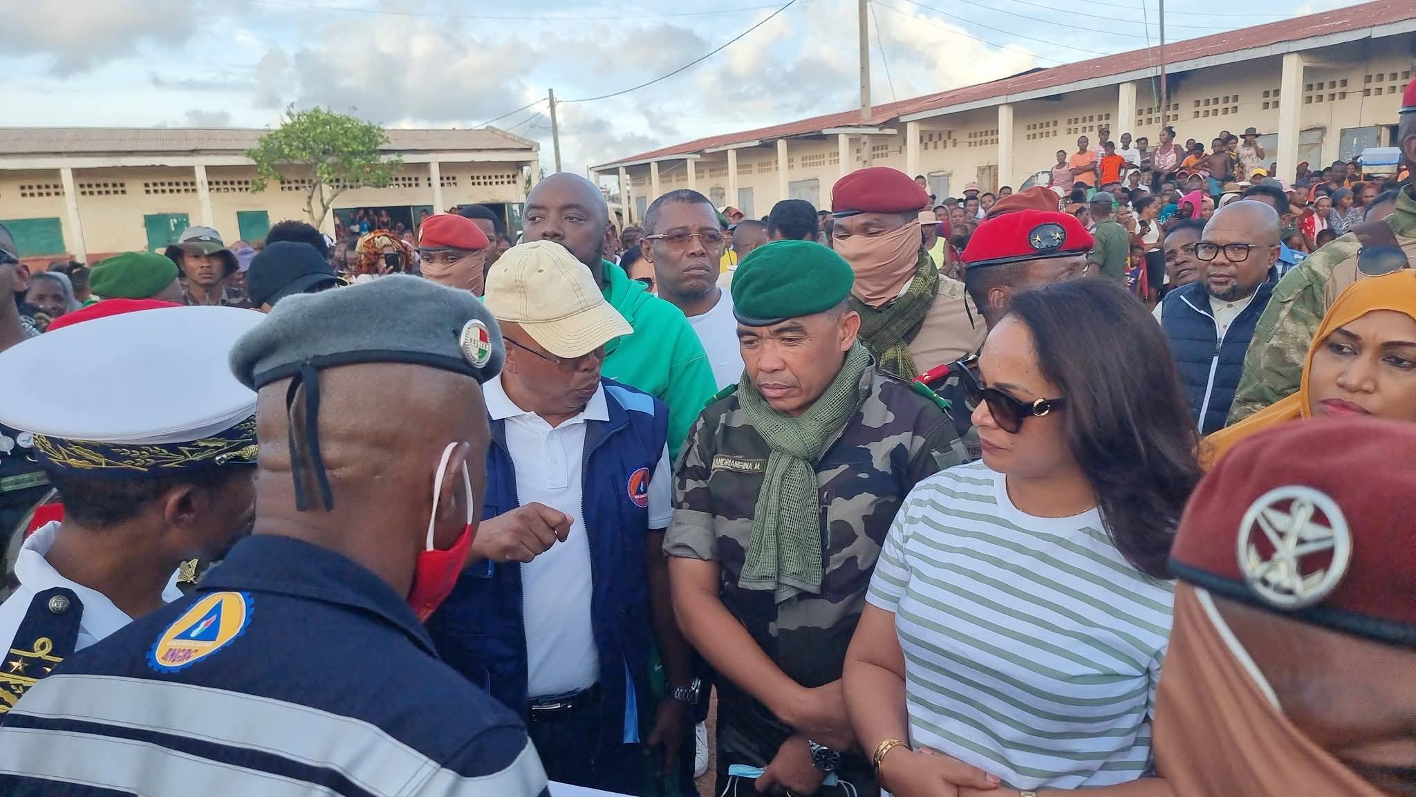 IARA-MISALAHY AMIN' IREO TOMPON' ANDRAIKITRA ISAN' AMBARATONGANY MANAO NY FAMERENANA AMIN' NY LAONINY NY FIAINAM-BAHOAKA SY NY FANARENANA NY TAKAITRA NAVELAN' NY RIVODOZA FYTIA NY FILOHA RANDRIANIRINA MICHAEL