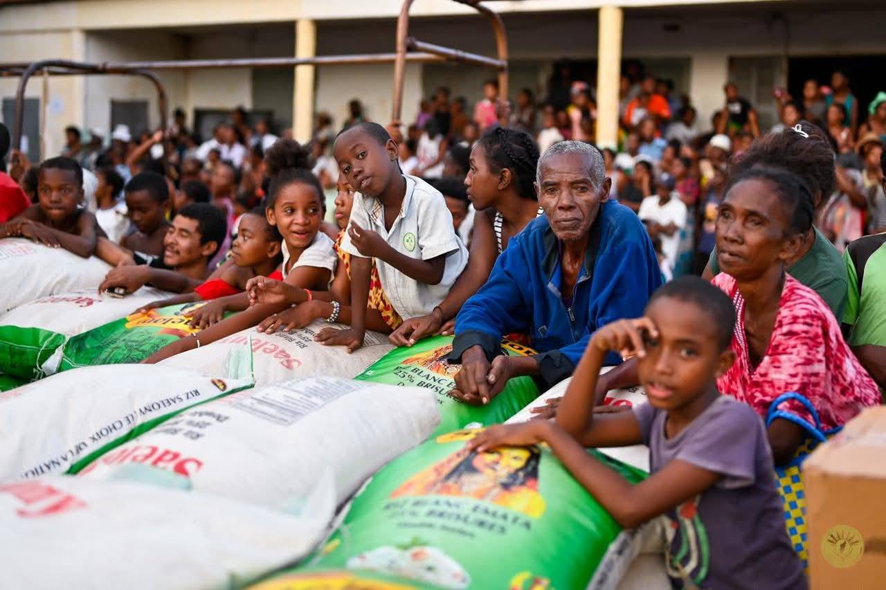 IARA-MISALAHY AMIN' IREO TOMPON' ANDRAIKITRA ISAN' AMBARATONGANY MANAO NY FAMERENANA AMIN' NY LAONINY NY FIAINAM-BAHOAKA SY NY FANARENANA NY TAKAITRA NAVELAN' NY RIVODOZA FYTIA NY FILOHA RANDRIANIRINA MICHAEL