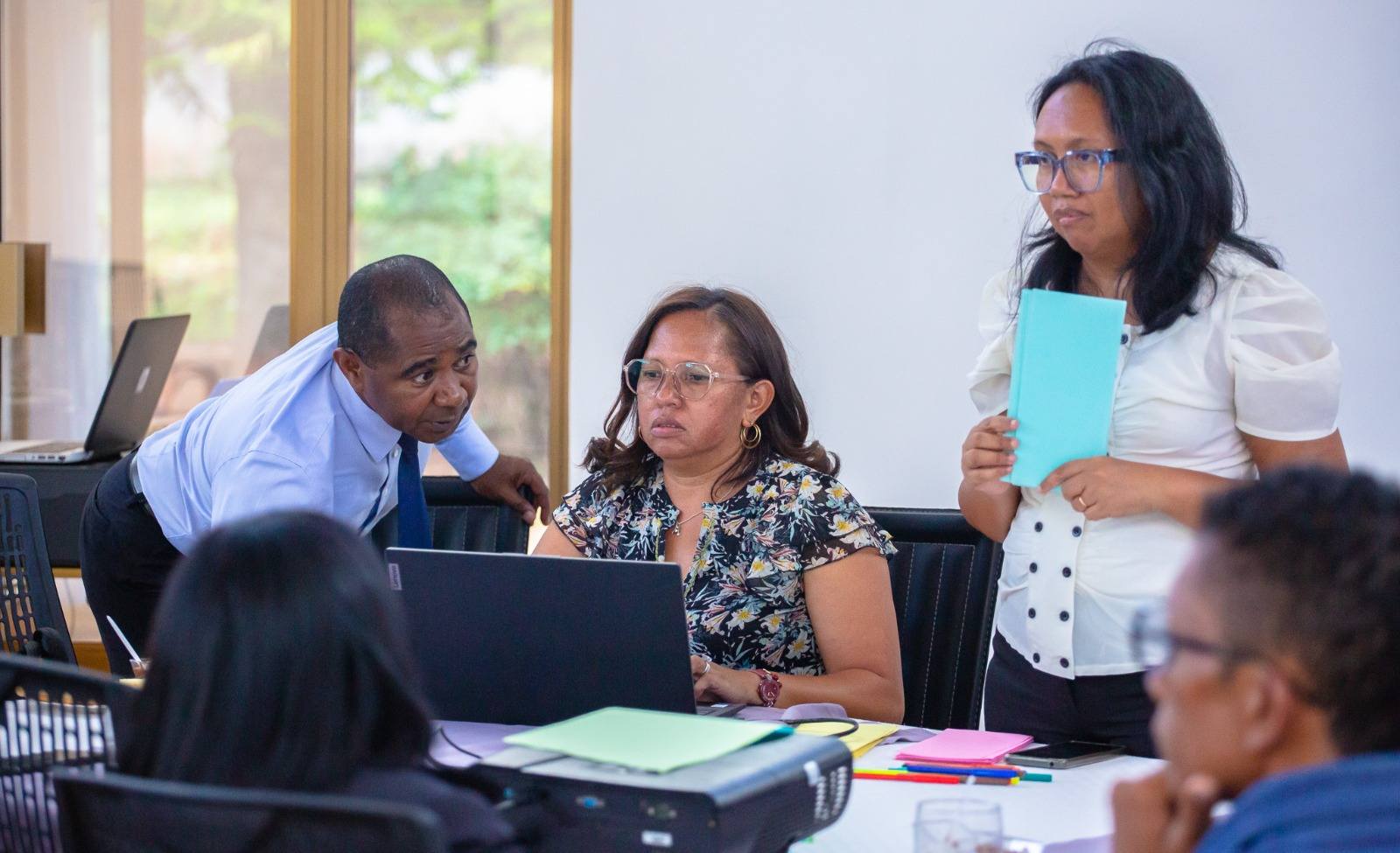 ATRIKASA FANOMBOHAN' NY TETIKASA MOMBA NY FAHALALAHANA MANEHO HEVITRA, IREO FITAOVAN-TSERASERA VAOVAO, FAMPIROBOROBOANA NY ORINASAN-TSERASERA MALALAKA, MAHALEOTENA SY MAROLOKO