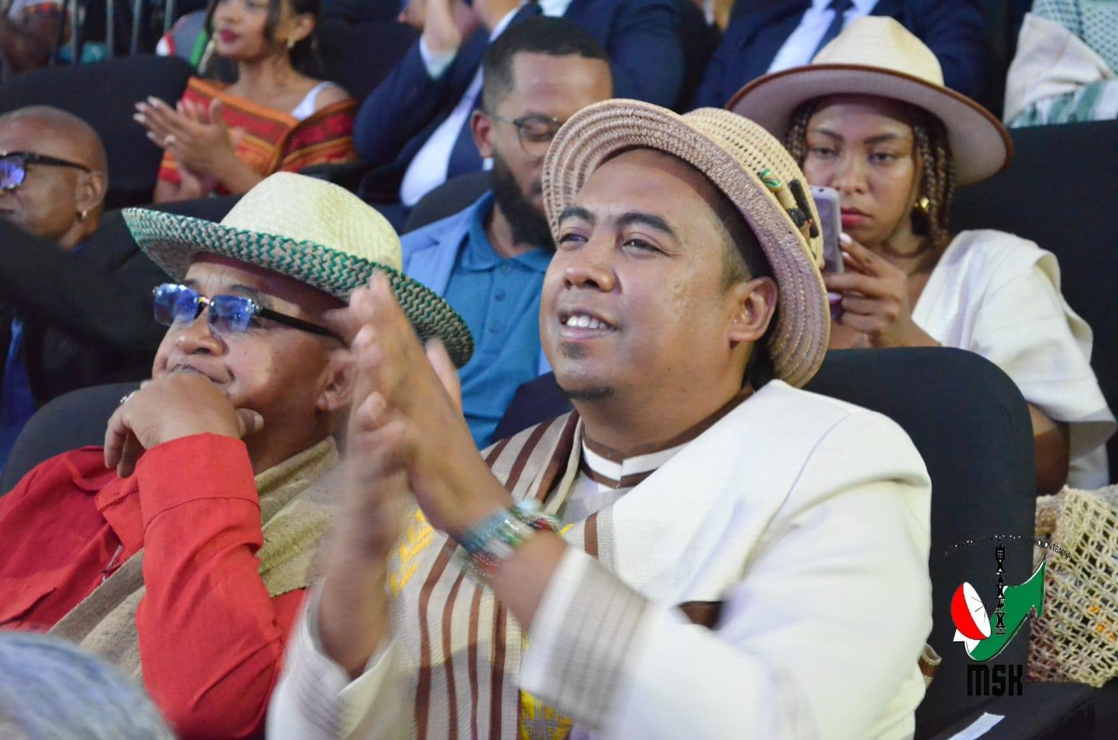 HANAO ADISISIKA HAHAZOAN' NY MPIKABARY MALAGASY MARI-PAHAIZANA ARA-PANJAKANA MISY TOMBOKASE MENA NY MINISITRA GASCAR FENOSOA