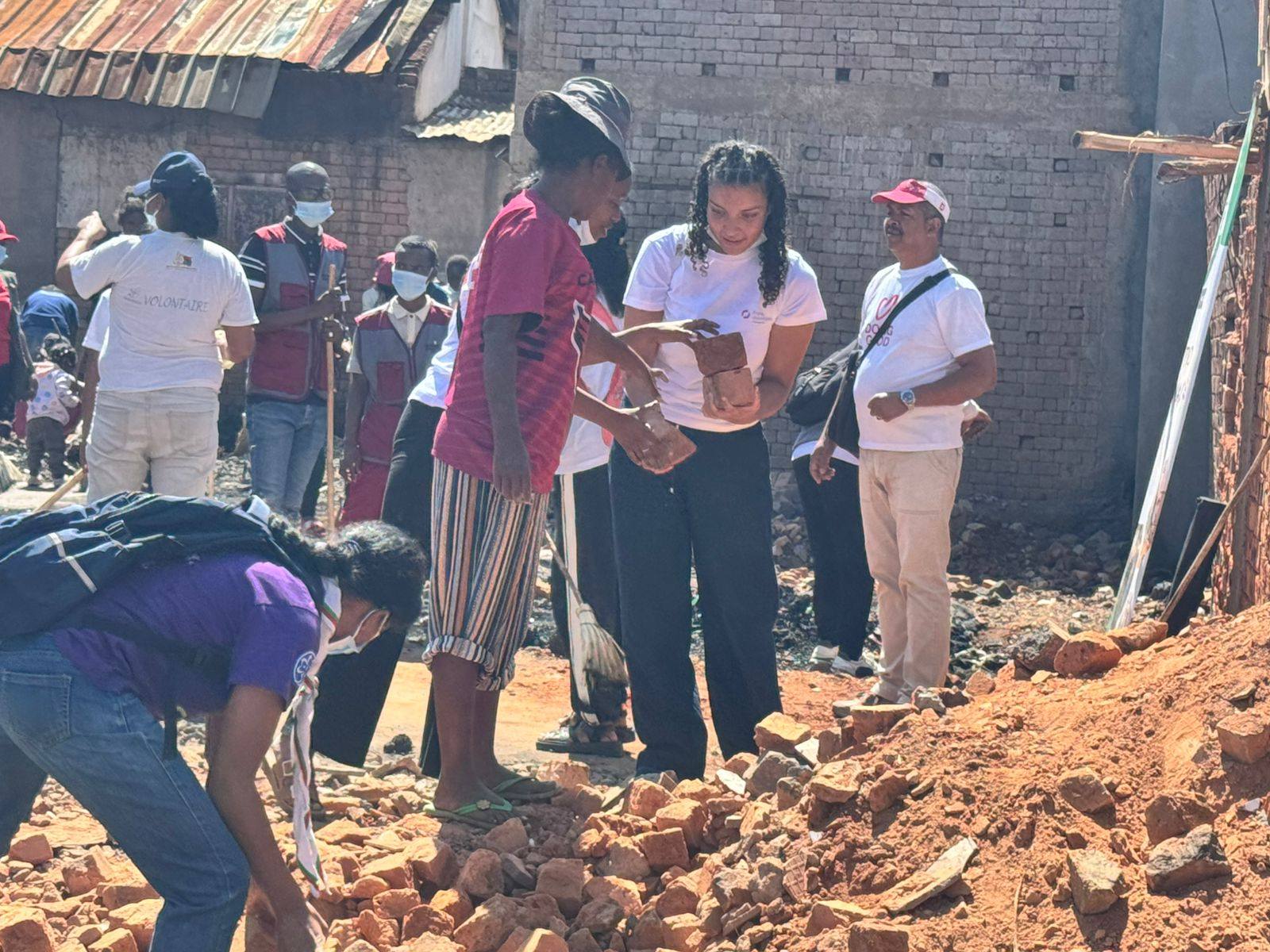 ANDRO NATOKANA HO AMIN' NY FIROTSAHANA AN-TSITRAPO SY ASA FANOLORAN-TENA