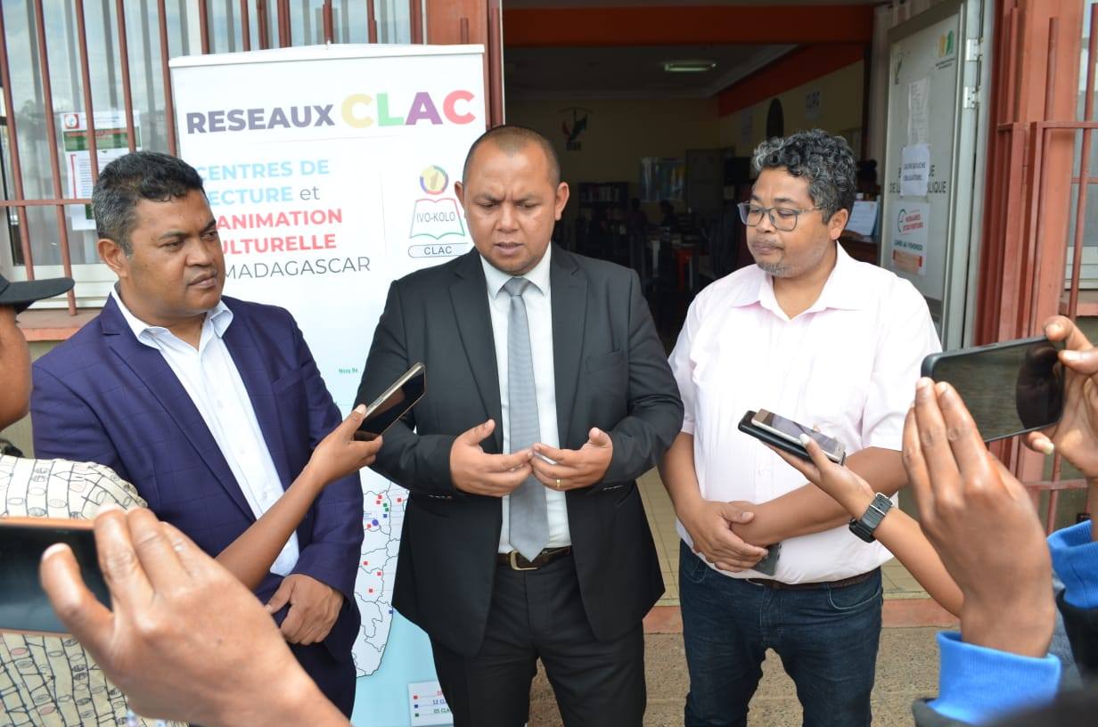 NAMPAHAFANTARIN' NY MINISTERAN' NY SERASERA SY NY KOLONTSAINA AN' IREO MPIANATRA NY ASA SY ANDRAIKITRY NY TRANOMBOKIM-PIRENENA