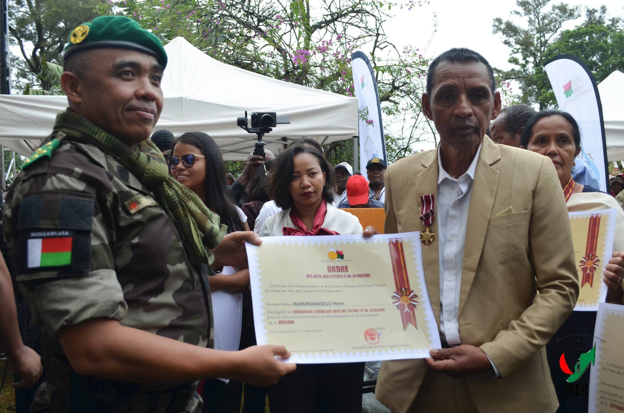 ENDRIKA HITA MASO FANKASITRAHANA NY EZAKA VITAN' NY MPISEHATRA ARA-KOLONTSAINA SADY FAMPIRISIHANA AMIN' NY TSARA KOKOA HATRANY NY MARI-BONINAHITRY NY KANTO