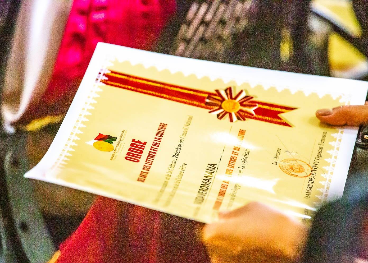 FIKAMBANAN' NY POETY SY MPANORATRA MALAGASY HAVATSA-UPEM, NOTOLORANA MARI-BONINAHITRY NY KANTO IREO MPANORATRA