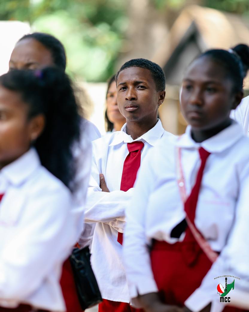 NIAVAKA NY FANKALAZANA NY ANDRO IRAISAM-PIRENENA HO AN' NY MOZEA TENY AMIN' NY ROVAN' AMBOHIMANGA