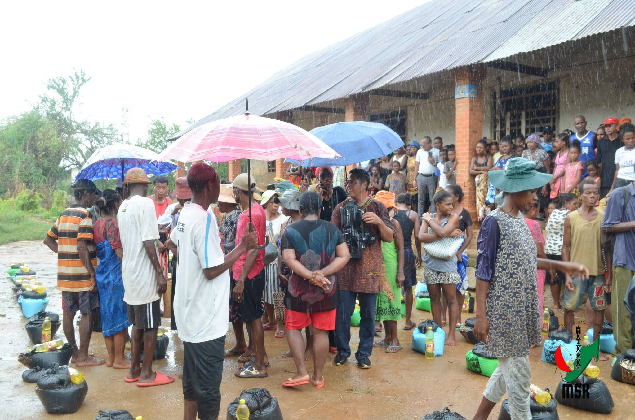 MIROTSAKA ENY AN-KIANJA NY FITONDRAM-PANJAKANA MANONTOLO MANAO TANAN-DAVA MAMONJY NY MPIRAY TANINDRAZANA