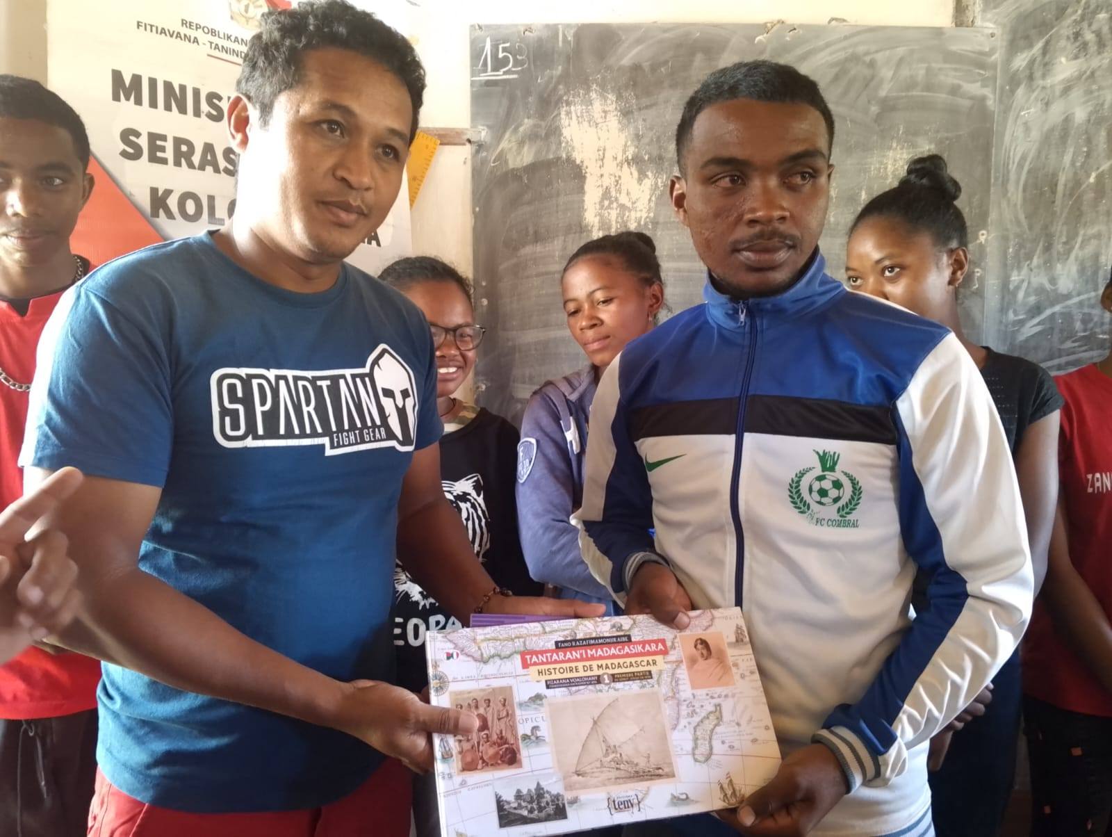 AKON'NY FANAMARIHANA NY ANDRO IRAISAM-PIRENENA HO AN'NY TENINDRENY, 21 FEBROARY 2026  "TIA NY TENINDRENY, MANANDRATRA NY TANINDRAZANA"  FITALEAVAM-PARITRY NY SERA SERA SY NY KOLONTSAINA ANALAMANGA