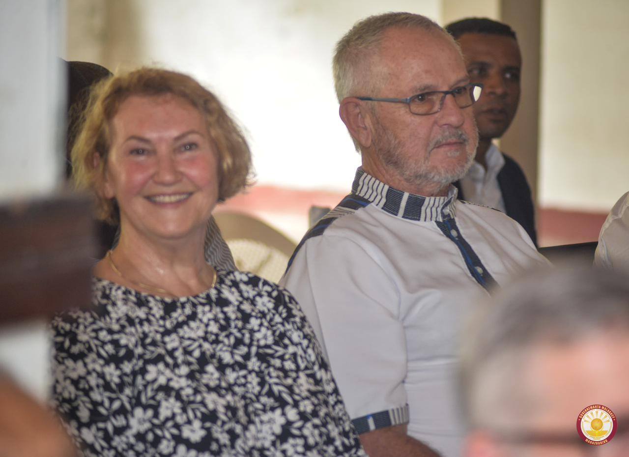 BASE TOLIARA VONONA HIFANOME TANANA NY RAY AMAN-DRENY SY NY MPANAO POLITIKA ATY AN-TOERANA HO AN' IO TETIKASA IO