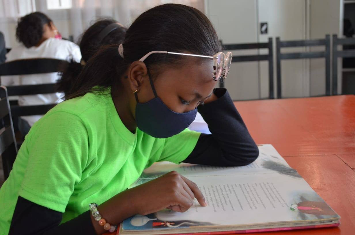 NAMPAHAFANTARIN' NY MINISTERAN' NY SERASERA SY NY KOLONTSAINA AN' IREO MPIANATRA NY ASA SY ANDRAIKITRY NY TRANOMBOKIM-PIRENENA