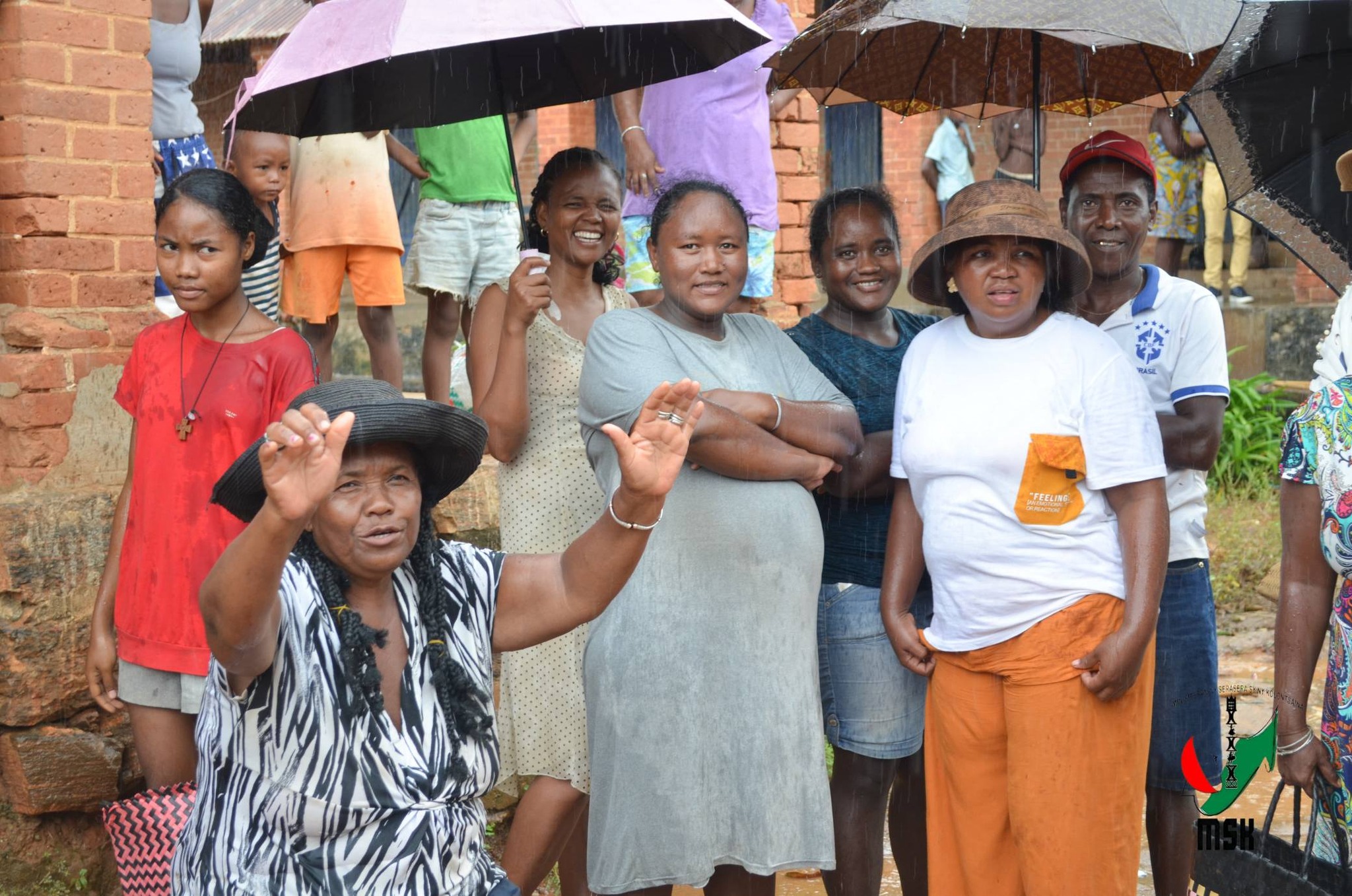 MIROTSAKA ENY AN-KIANJA NY FITONDRAM-PANJAKANA MANONTOLO MANAO TANAN-DAVA MAMONJY NY MPIRAY TANINDRAZANA