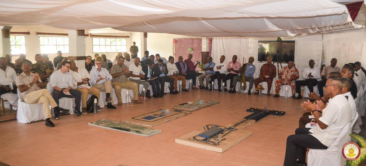 BASE TOLIARA VONONA HIFANOME TANANA NY RAY AMAN-DRENY SY NY MPANAO POLITIKA ATY AN-TOERANA HO AN' IO TETIKASA IO