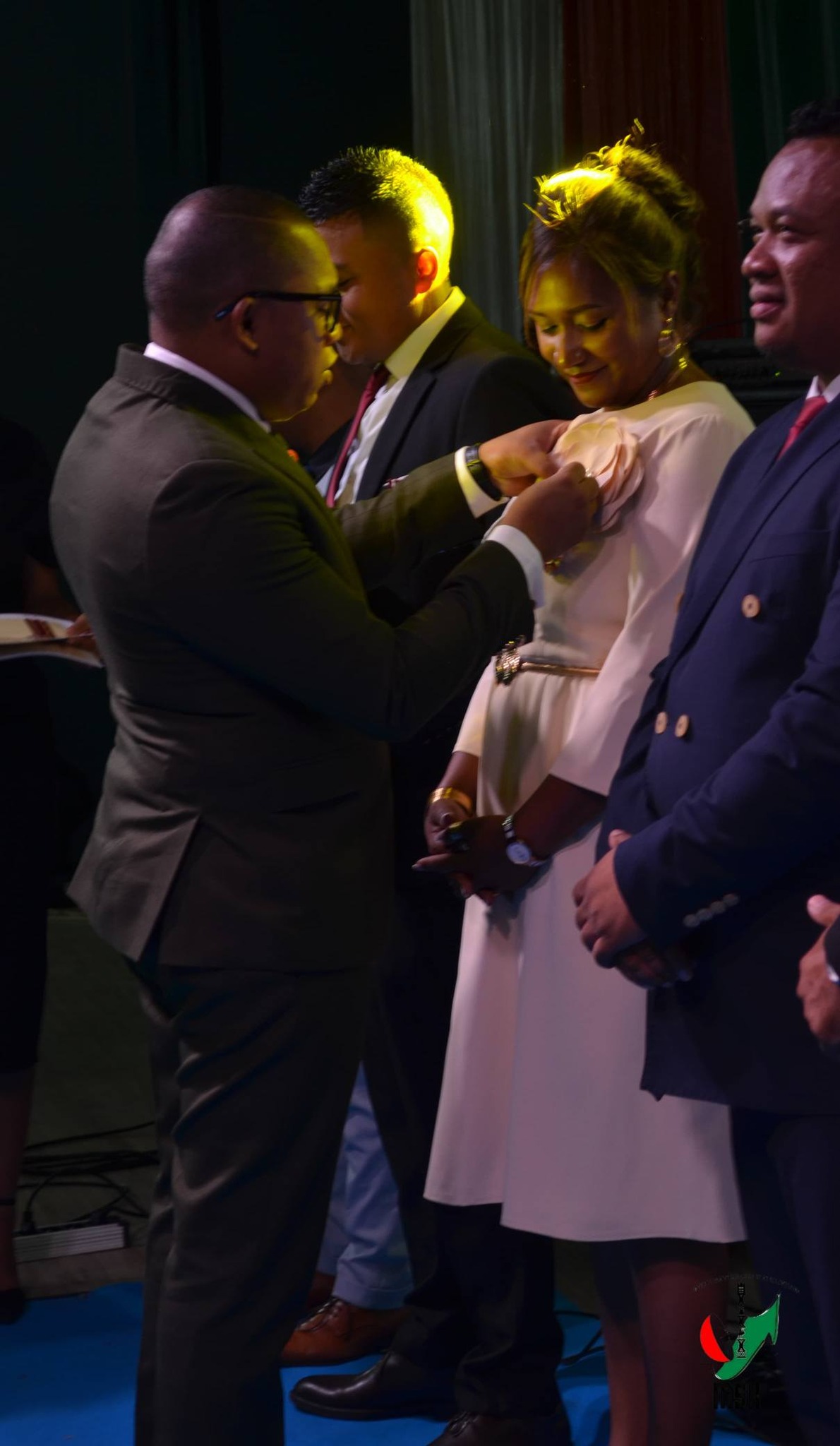 MITANA ANJARA ANDRAIKITRA GOAVANA AMIN'NY FIKOLOKOLOANA SY FANANDRATANA NY KOLONTSAINA MALAGASY NY MPIKARAKARA FAMPISEHOANA MATIHANINA