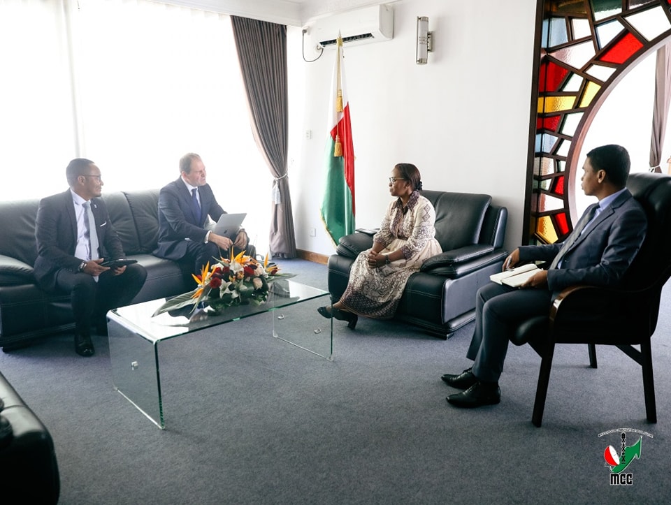 FIHAONANA TEO AMIN' ANDRIAMATOA DR EDWARD A. CHRISTOW SY RAMATOA MARA VOLAMIRANTY DONNA